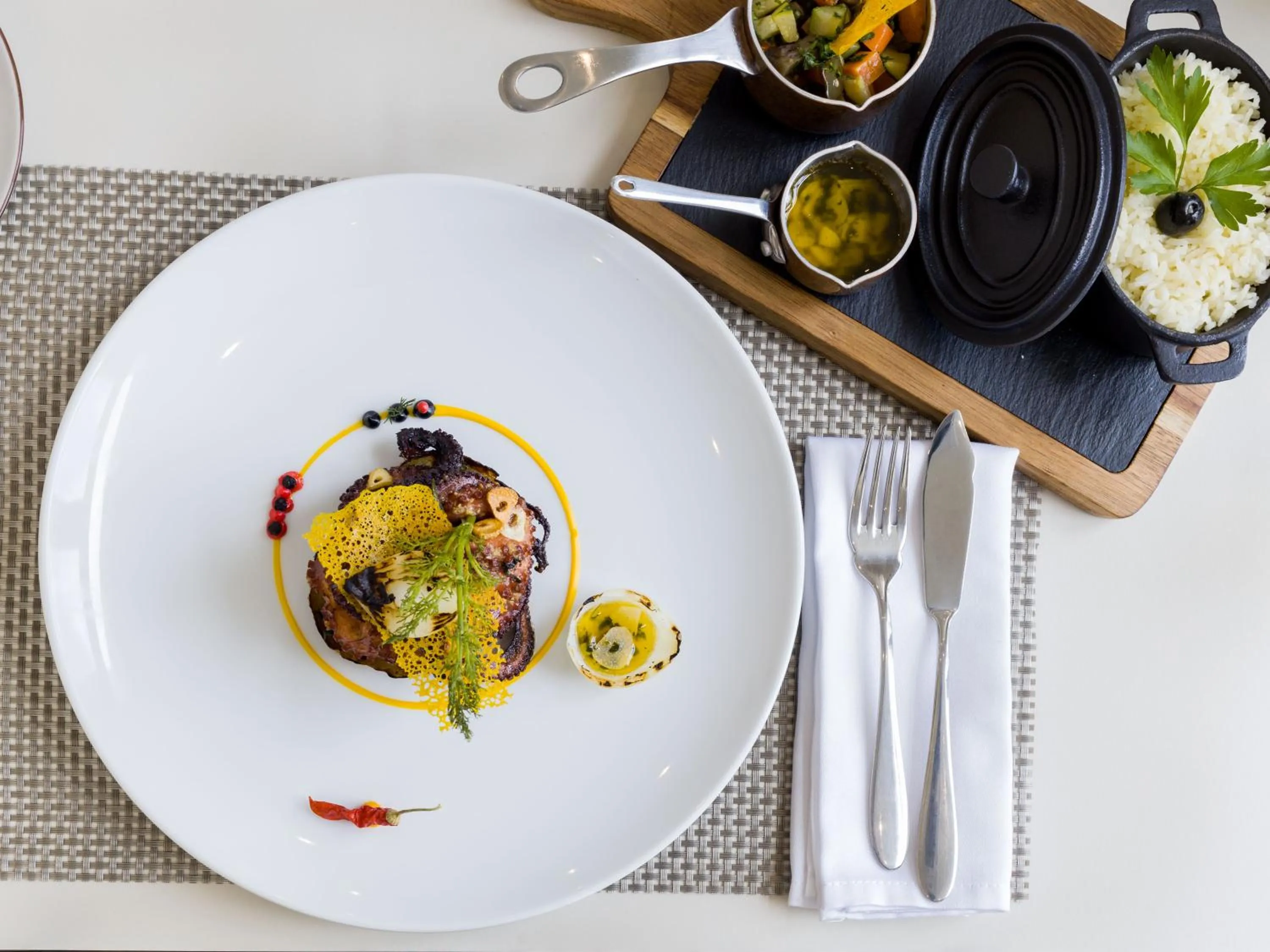 Restaurant/places to eat in Oasis Tarrafal Alfandega Suites