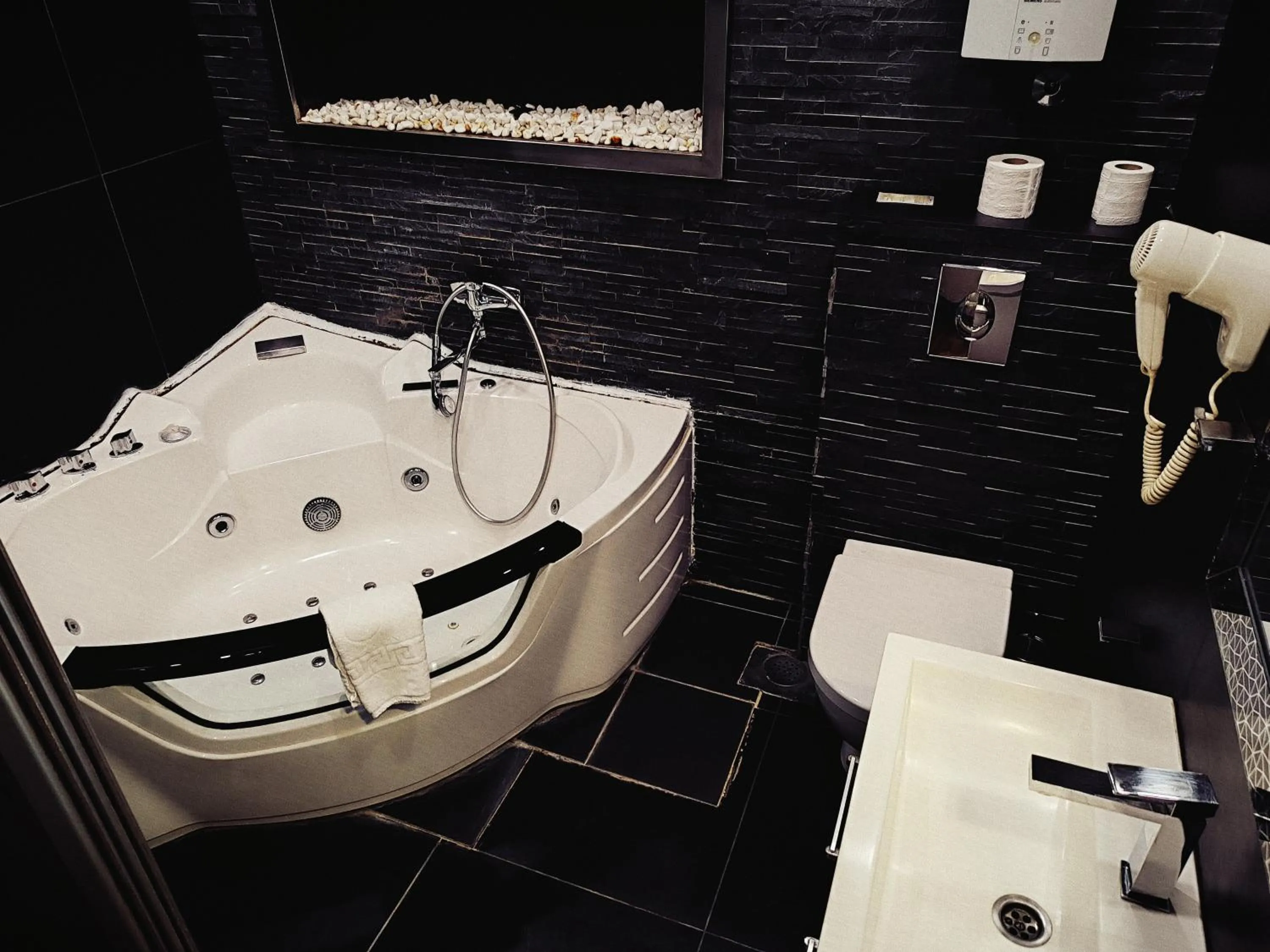 Toilet in Madison - Square Sava