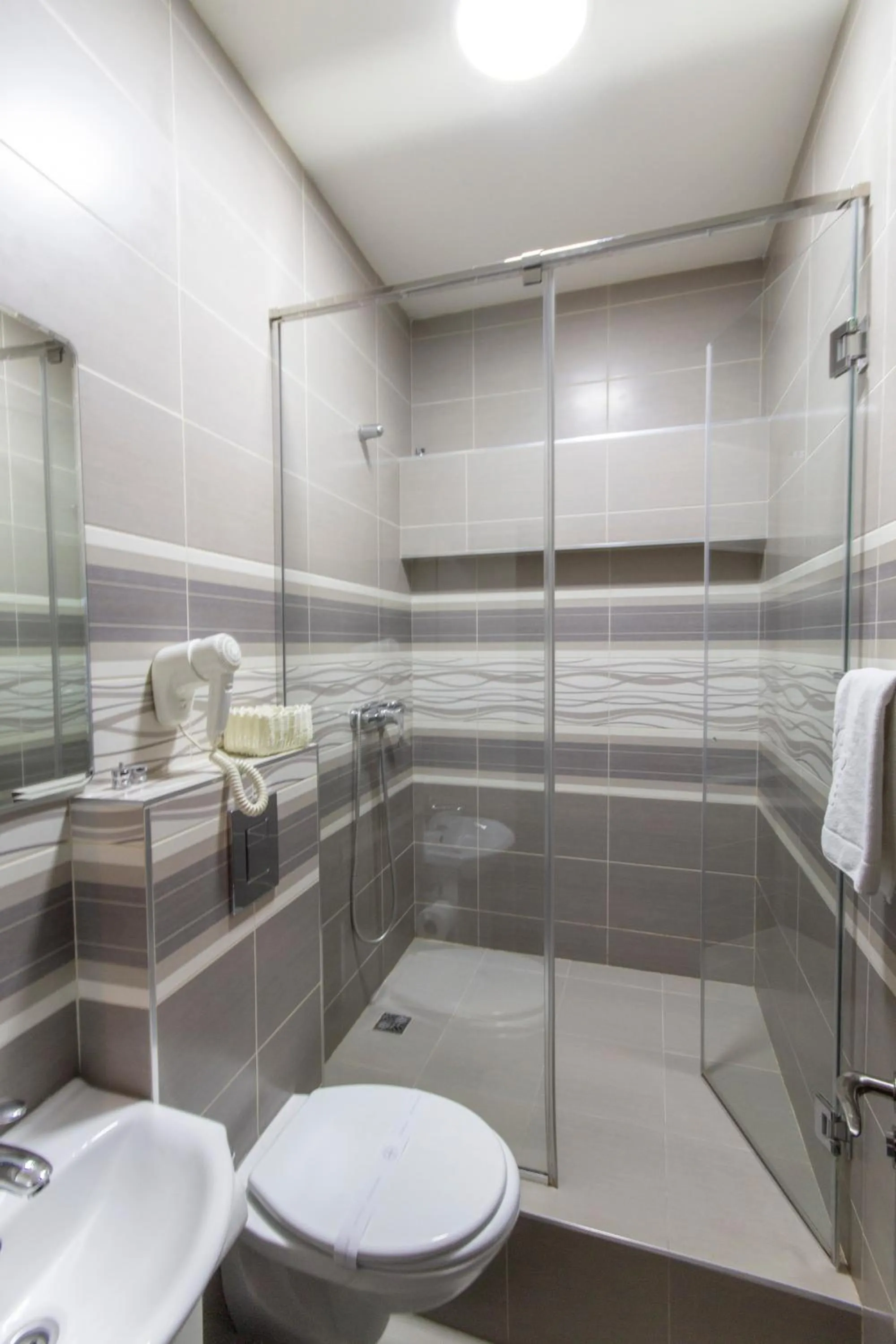 Toilet in Madison - Square Sava