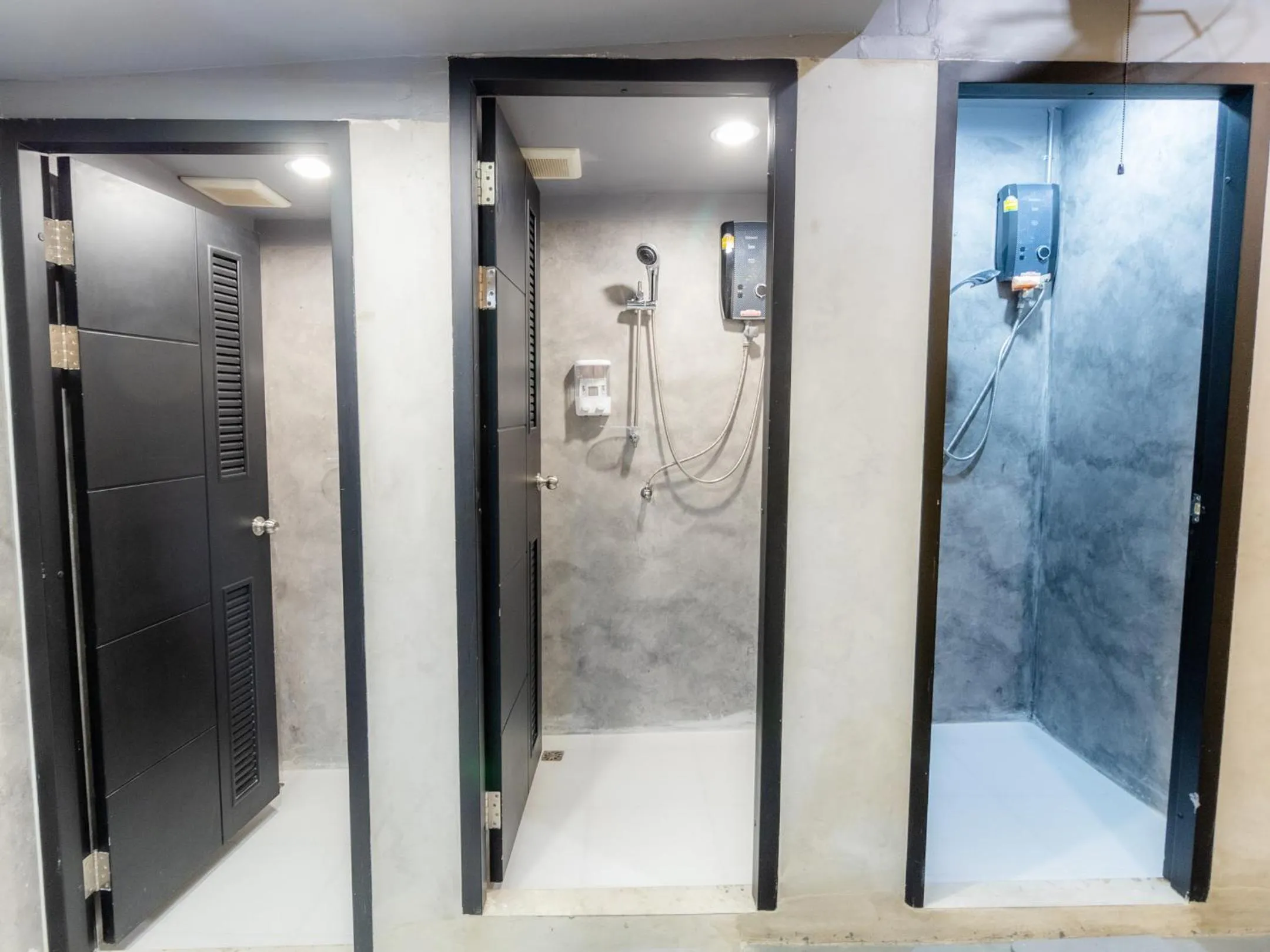 Shower in Khao San Social Capsule Hostel