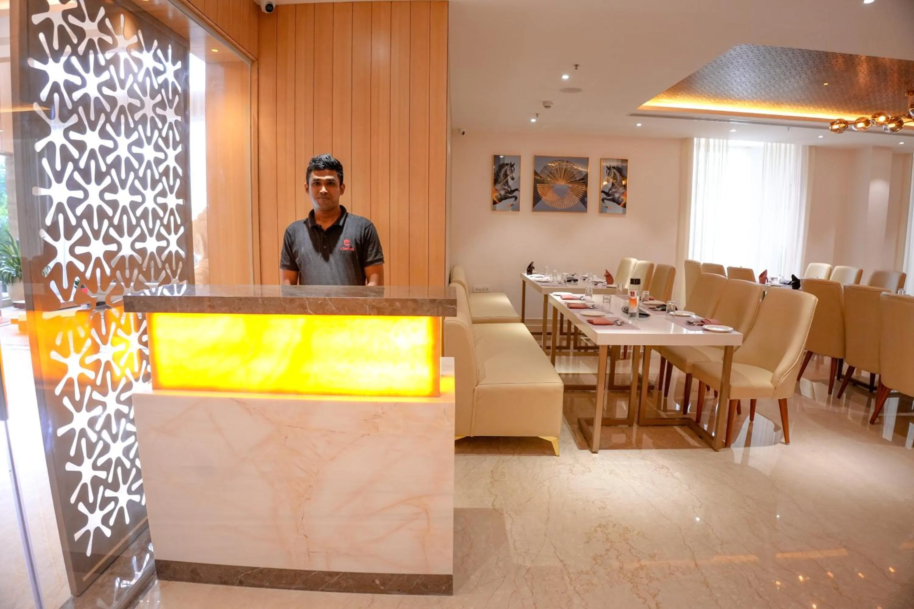 Restaurant/places to eat in Clarion Hotel Bangalore