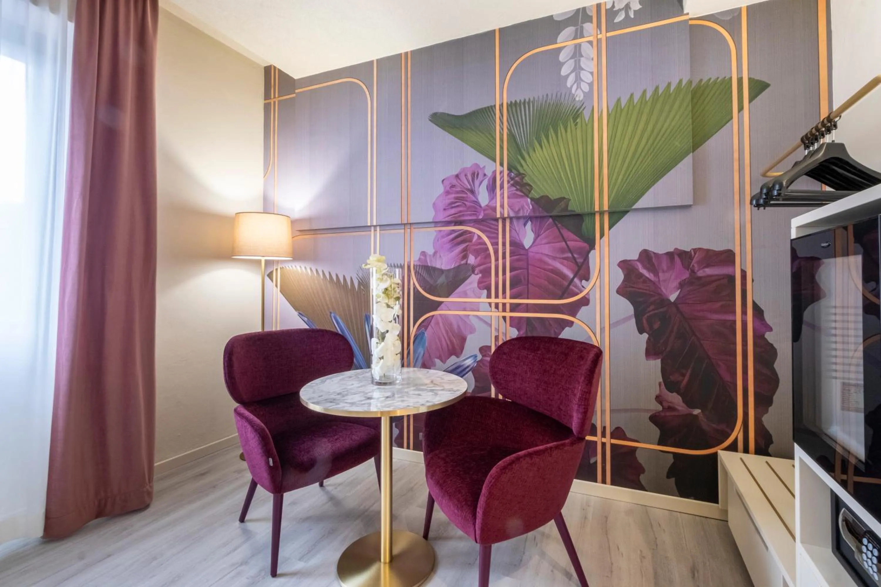 Seating area in Hotel Le Palme