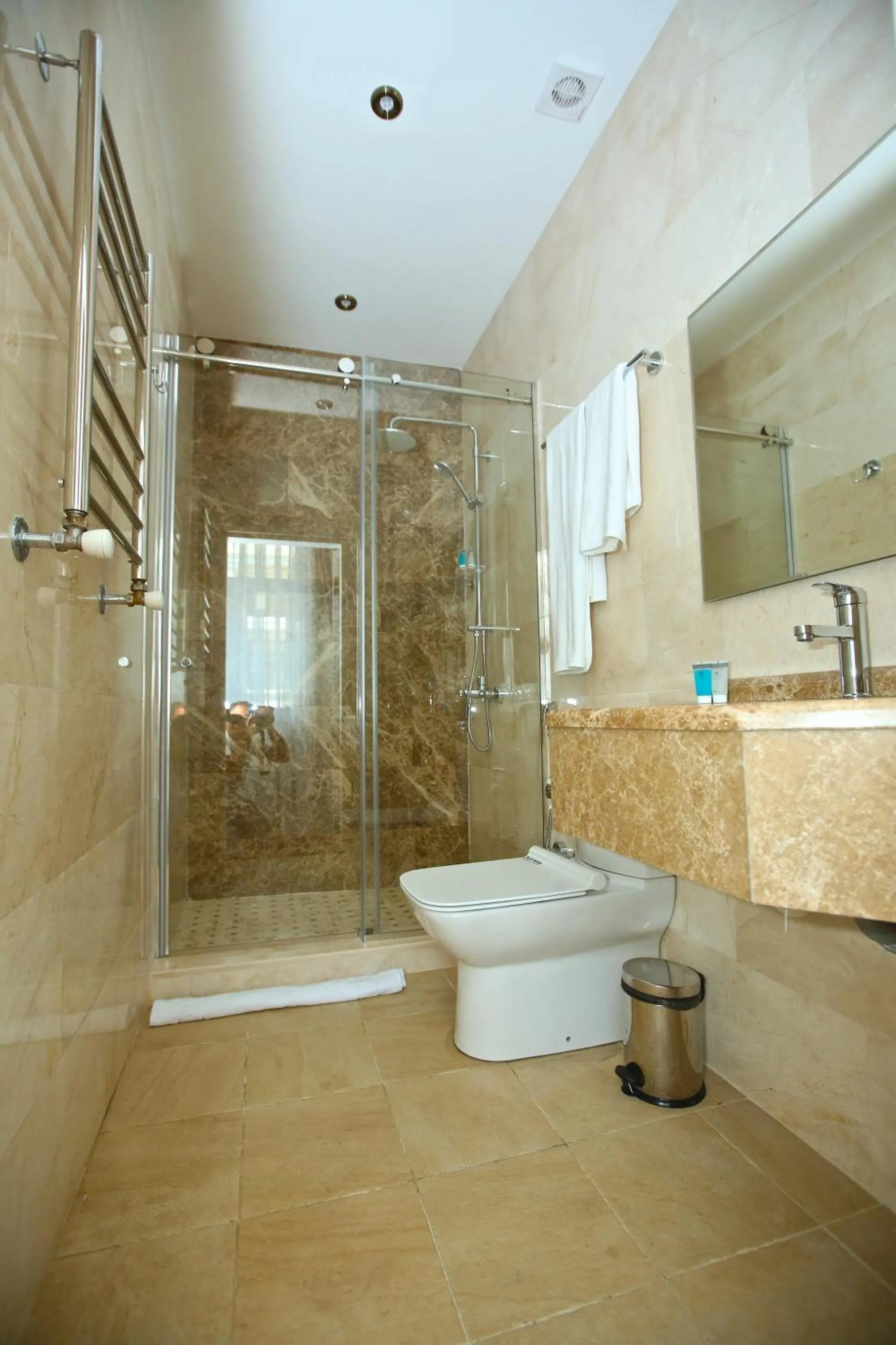 Bathroom in Miraj Hotel