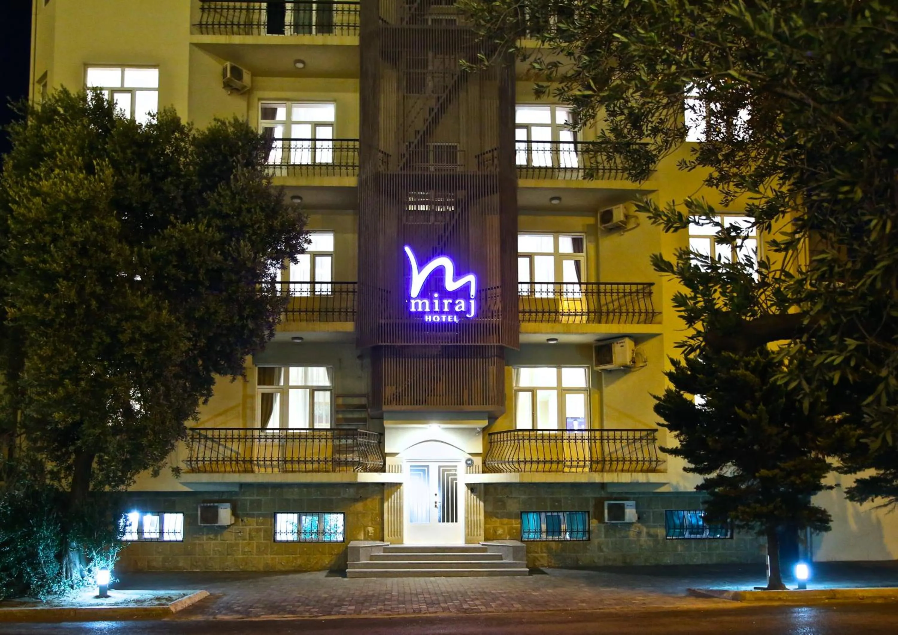 Facade/entrance in Miraj Hotel