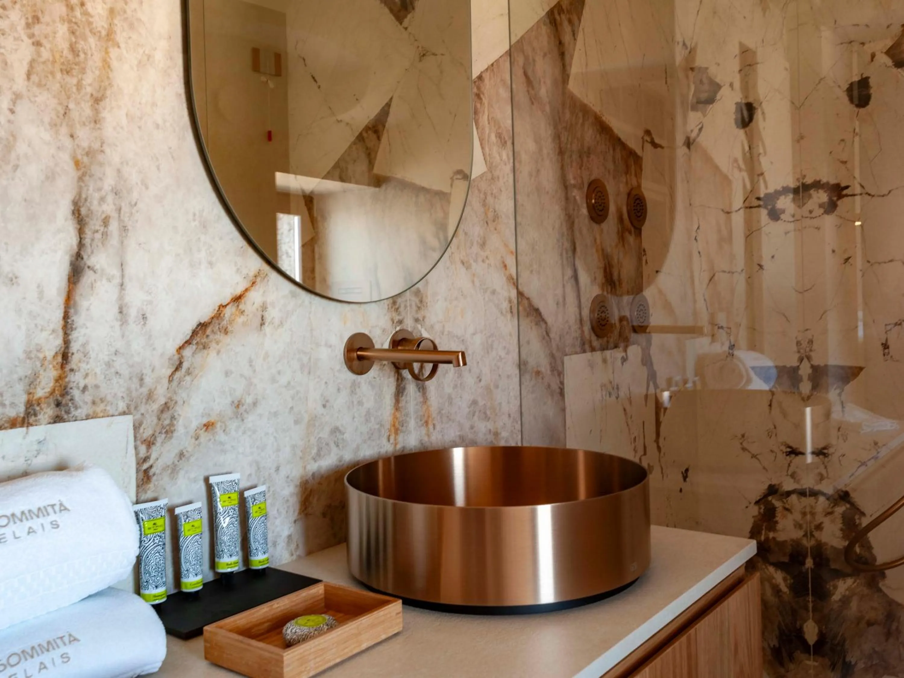 Bathroom in La Sommità Relais & Chateaux