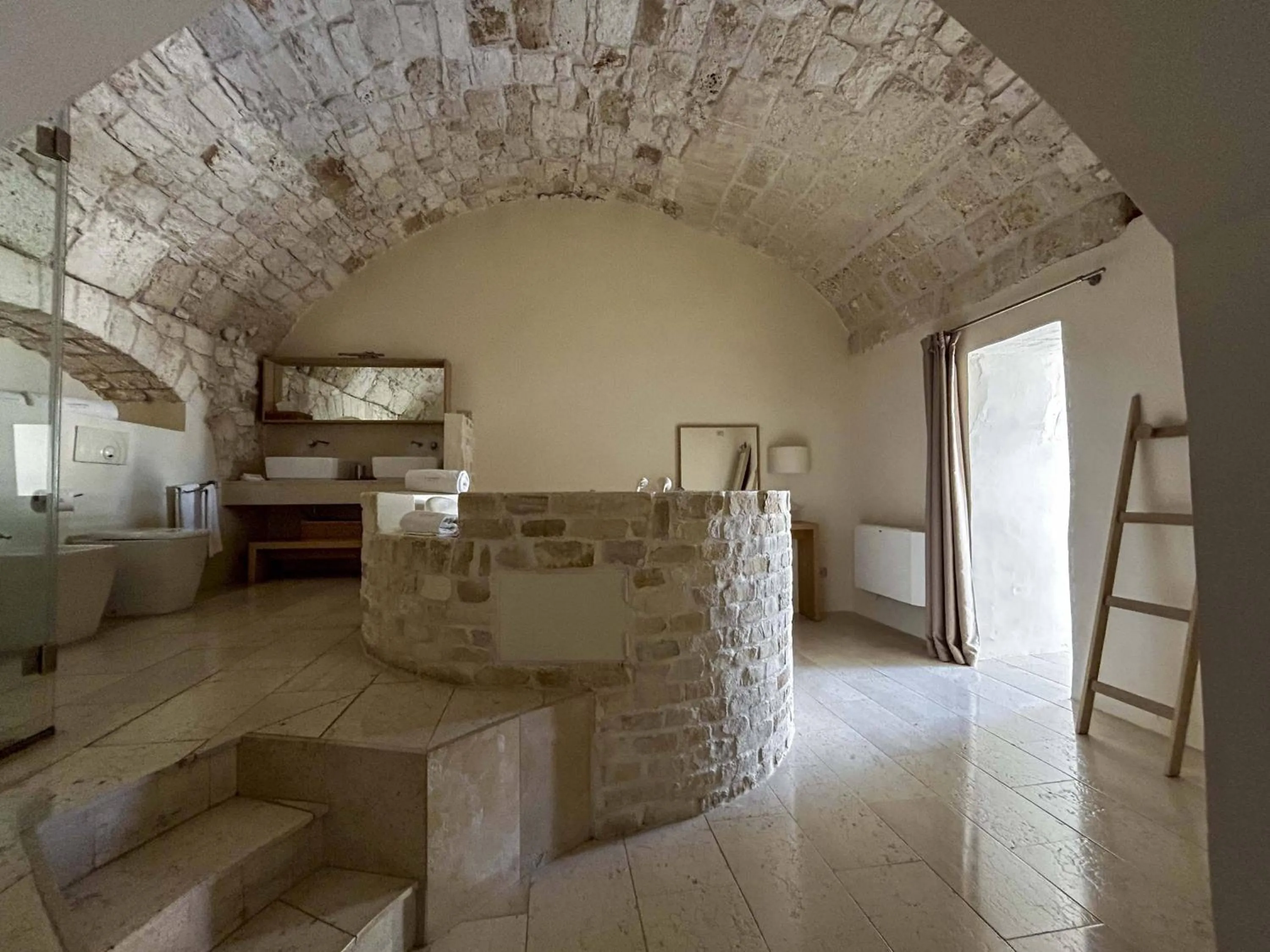 Bath, Bed in La Sommità Relais & Chateaux