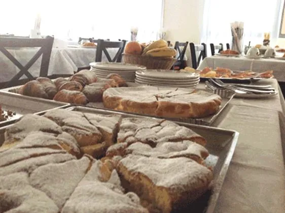 Food and drinks in Hotel Aquilia