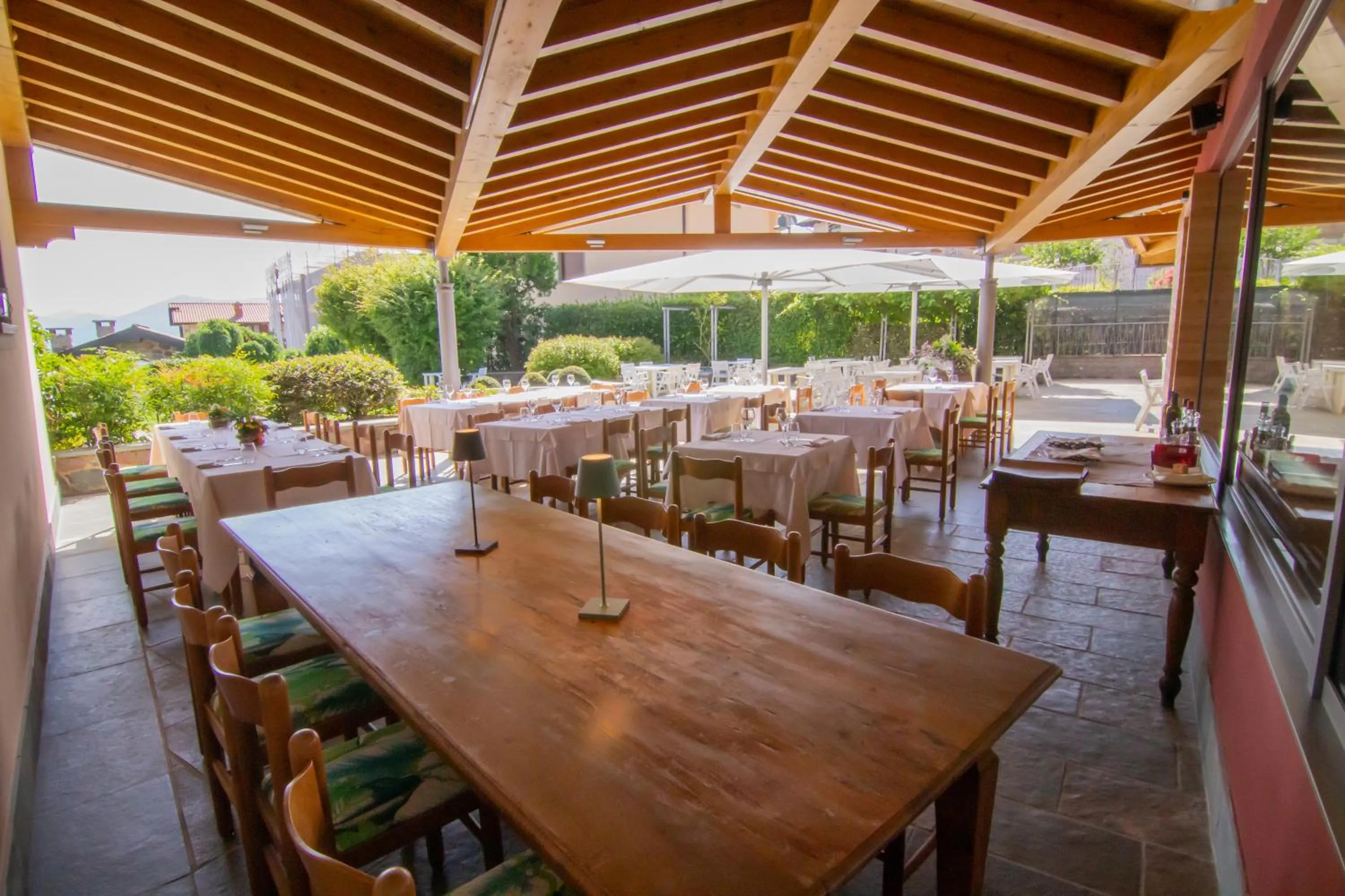 Restaurant/places to eat in Hotel Miralago