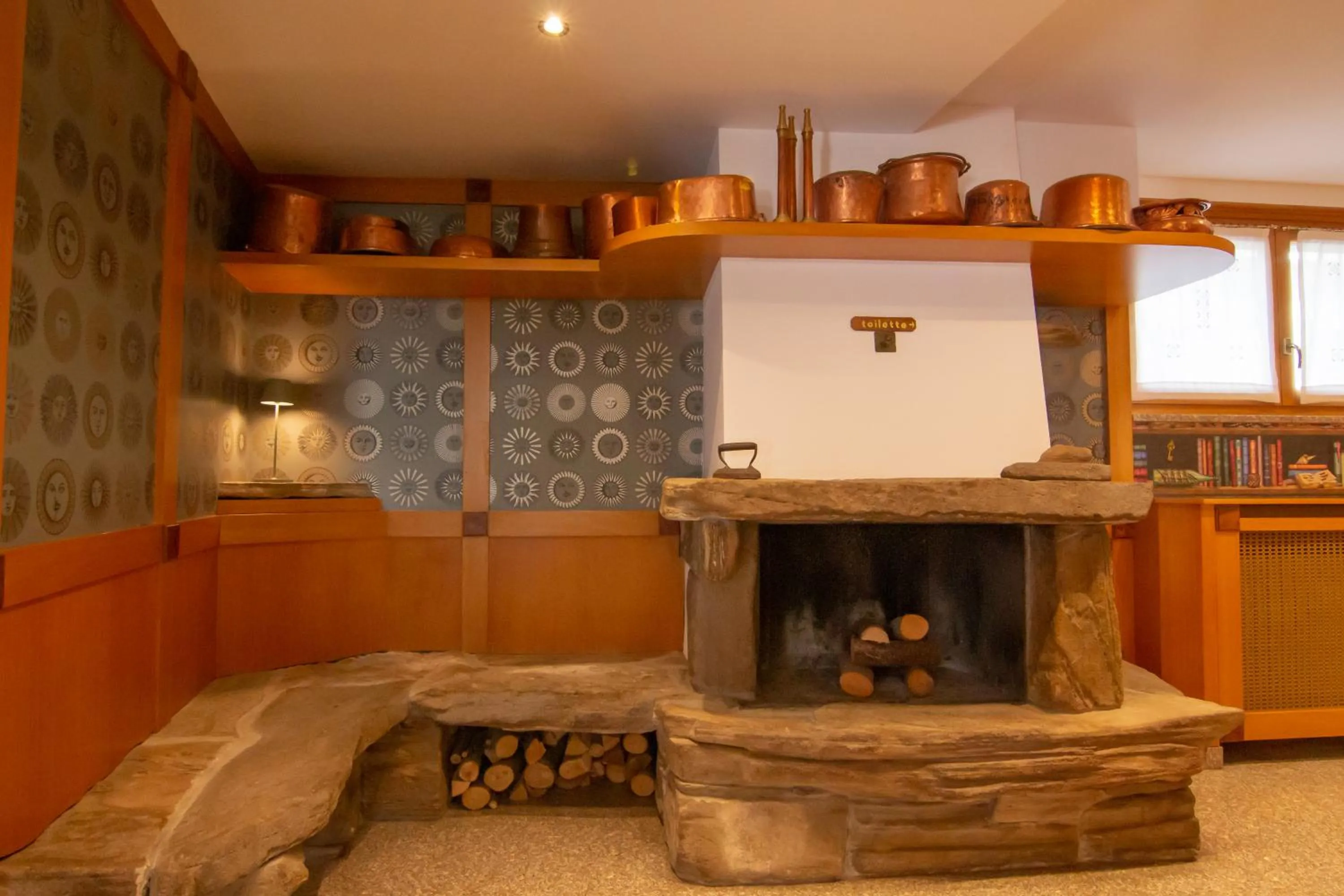 fireplace in Hotel Miralago