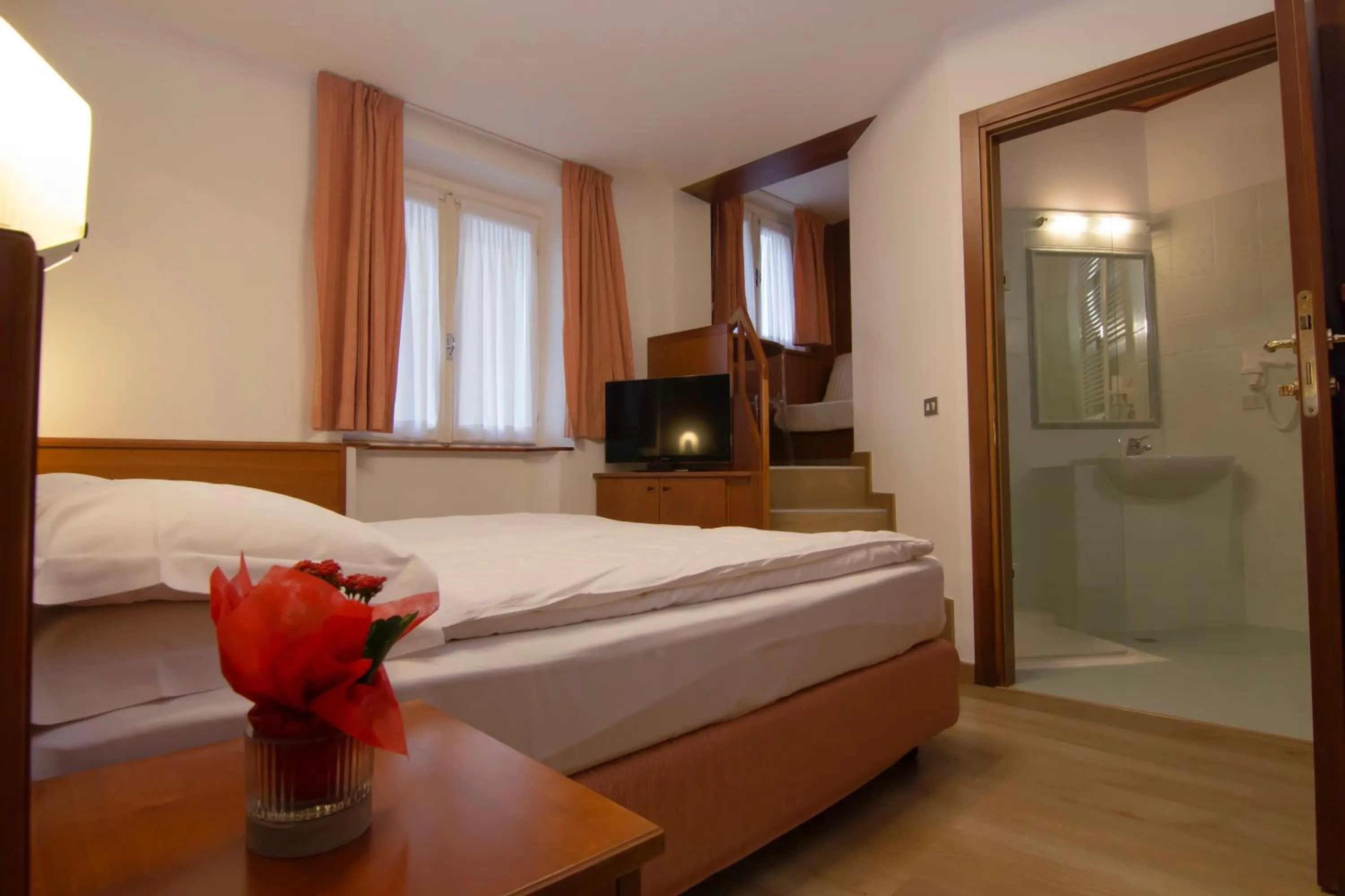 Double or Twin Room - single occupancy in Hotel Miralago