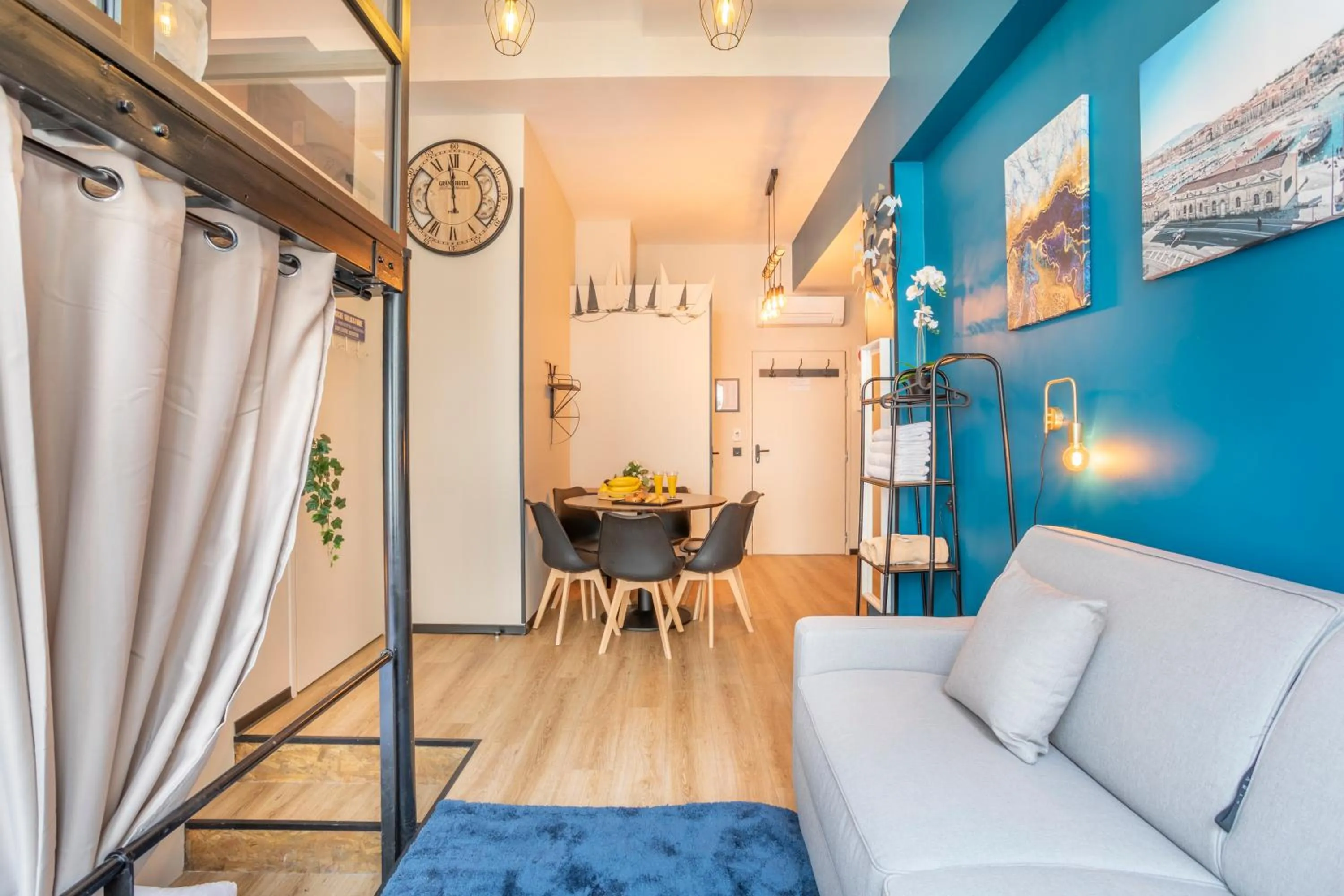 Living room in ADIRA Résid'Marseille Vieux-port 2 étoiles