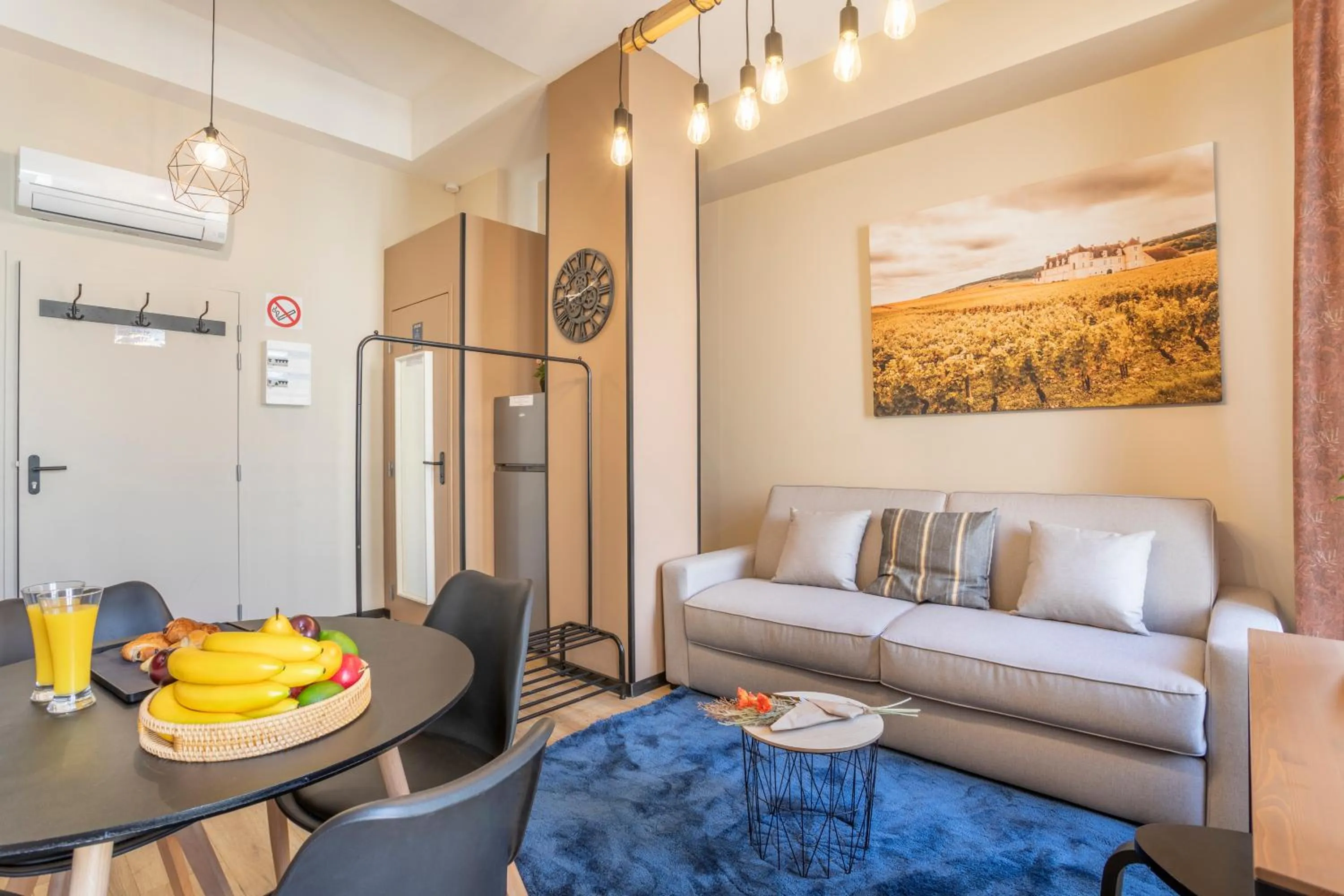 Kitchen or kitchenette in ADIRA Résid'Marseille Vieux-port 2 étoiles