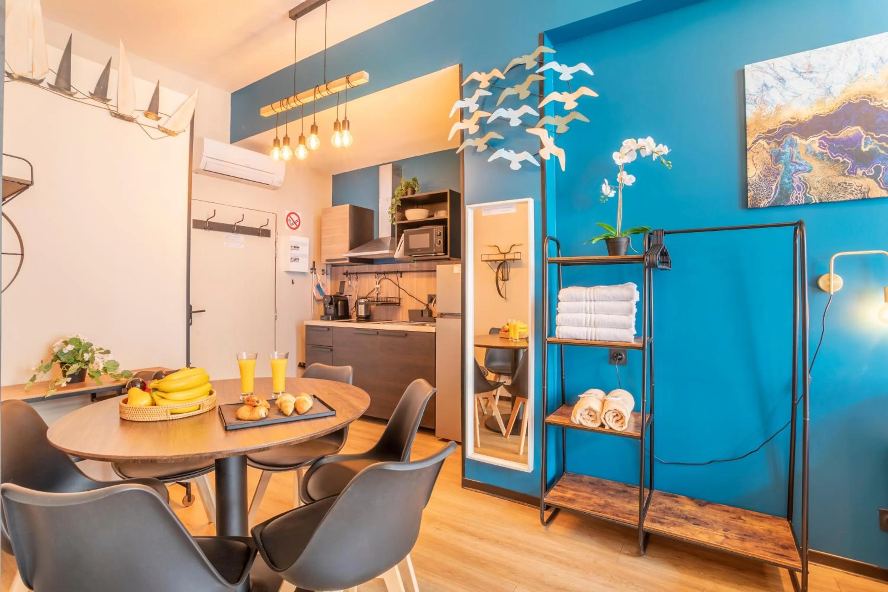 Living room in ADIRA Résid'Marseille Vieux-port 2 étoiles