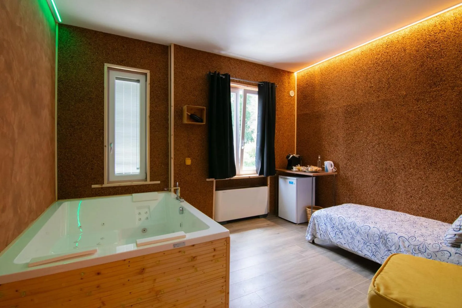 Hot Tub, Bed in Boutique Relais Villa Sofia