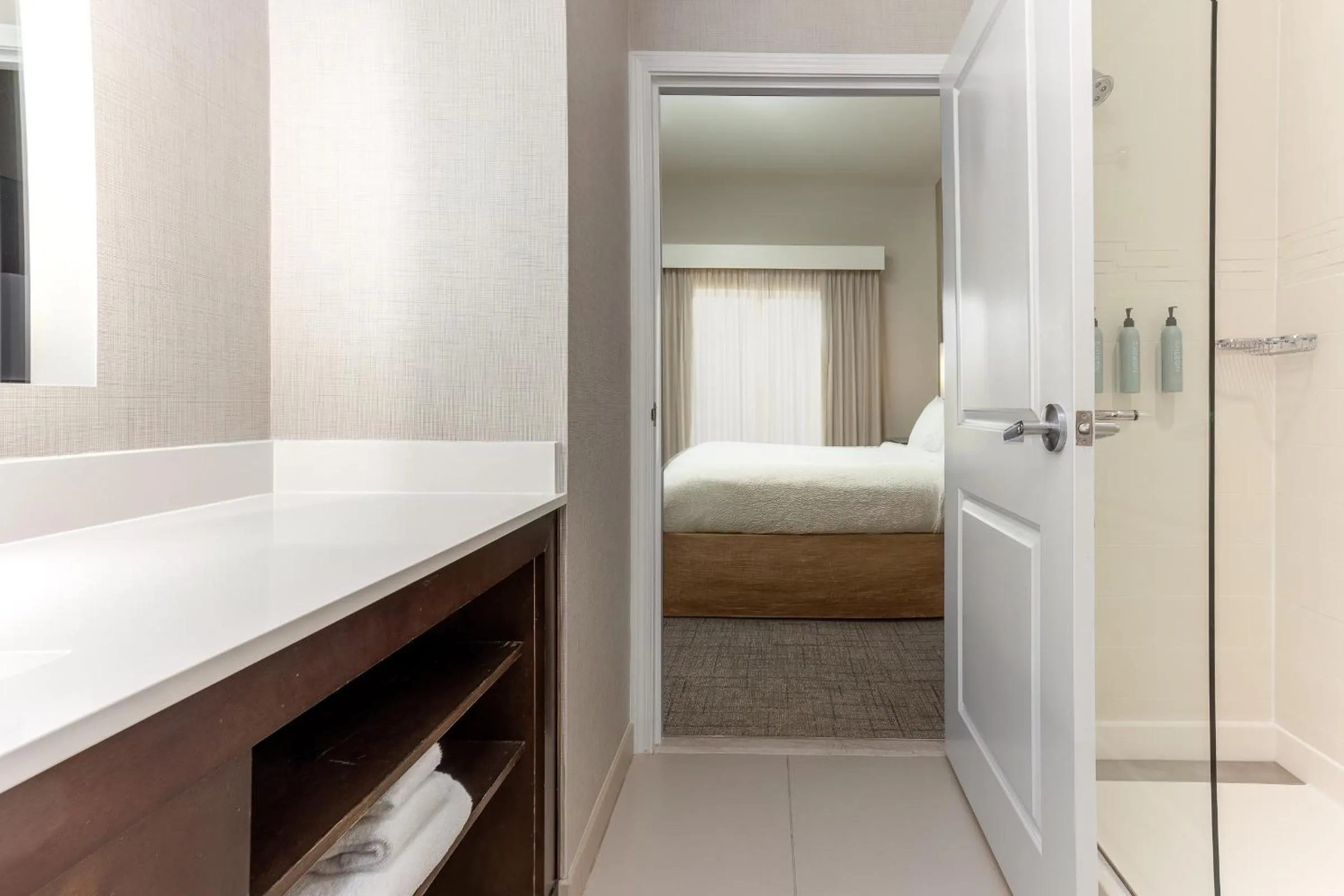 Bathroom, Bed in Residence Inn by Marriott Columbus Polaris