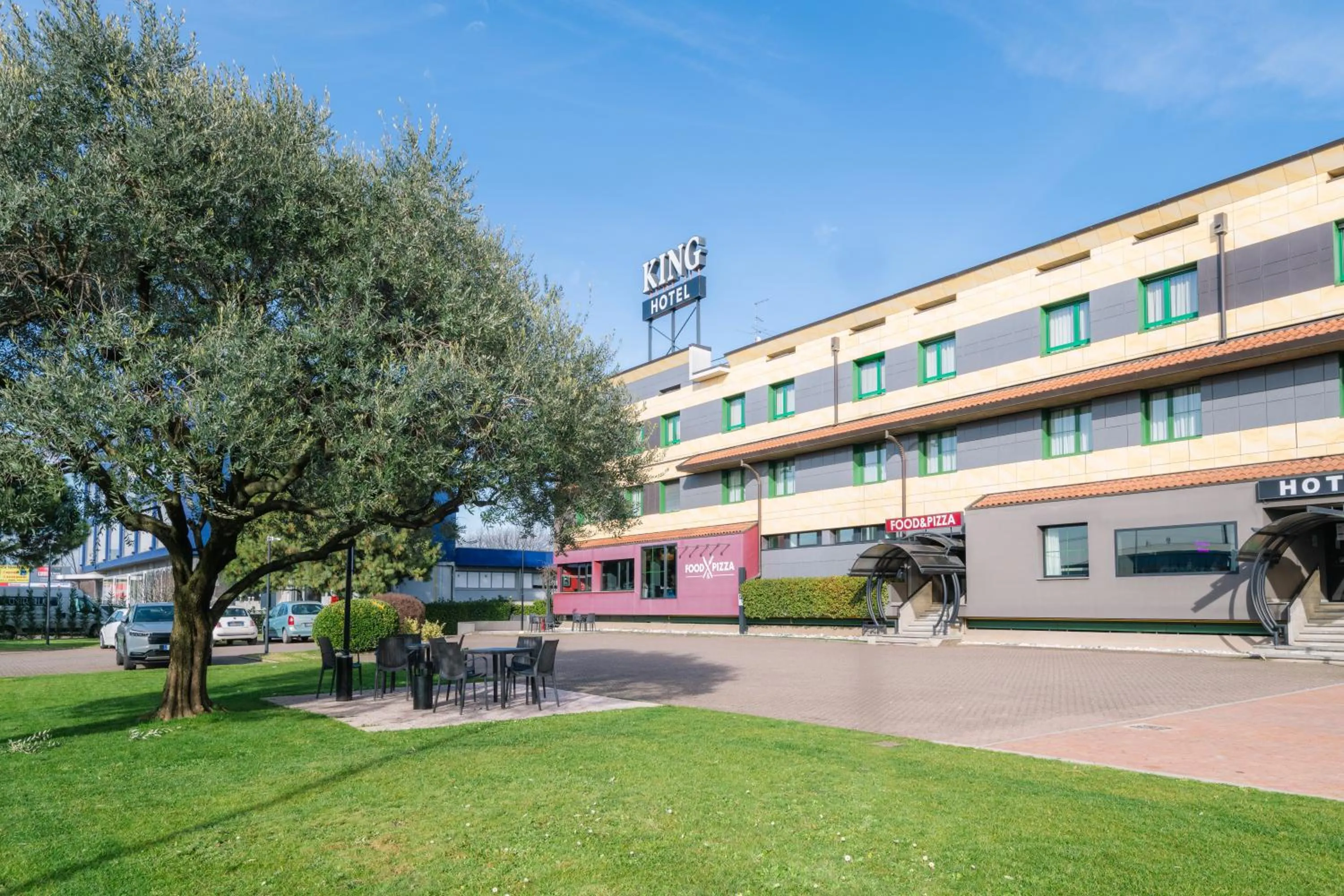 Property building in Smart Hotel King, by R Collection Hotels