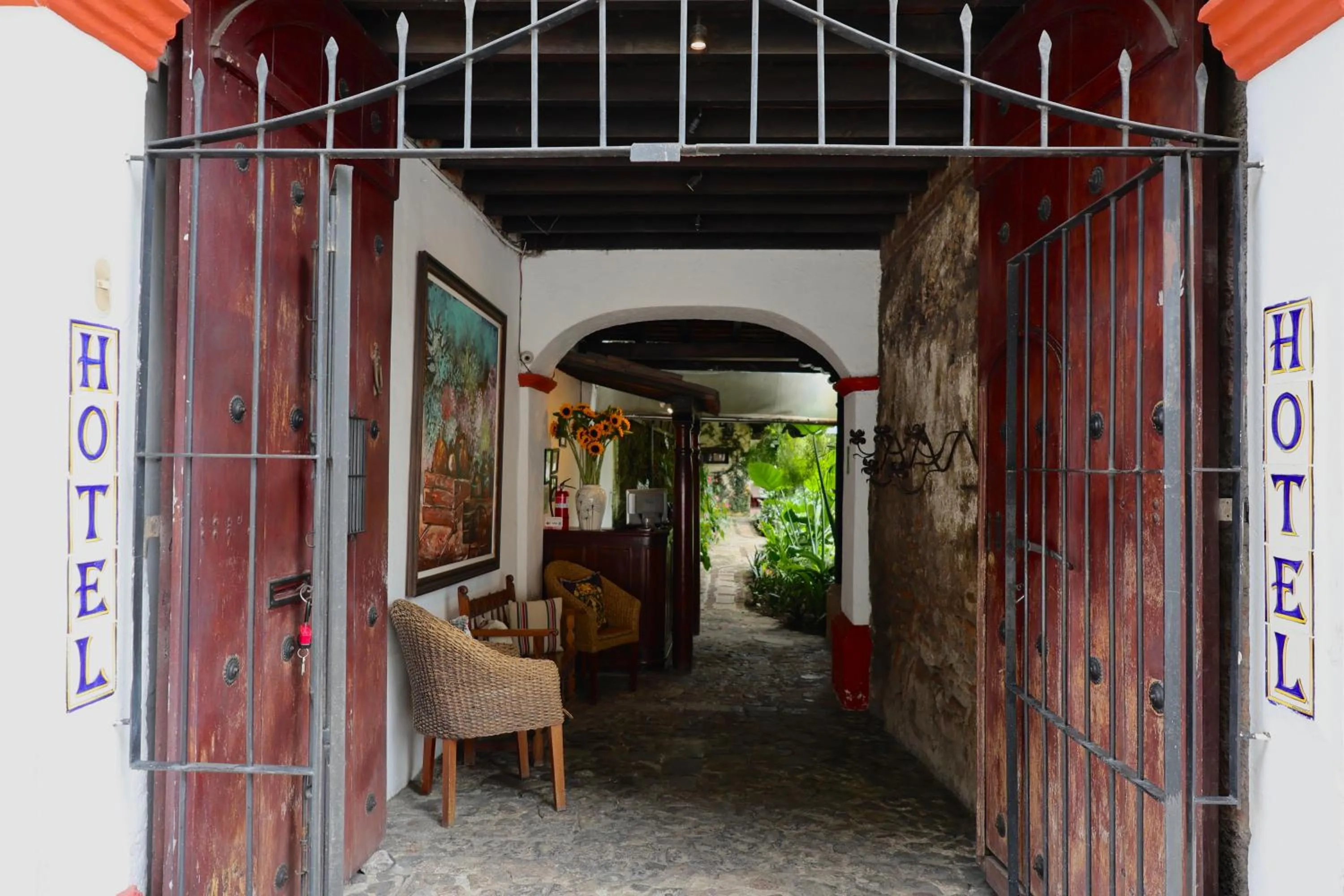 Facade/entrance in Villa de Antaño