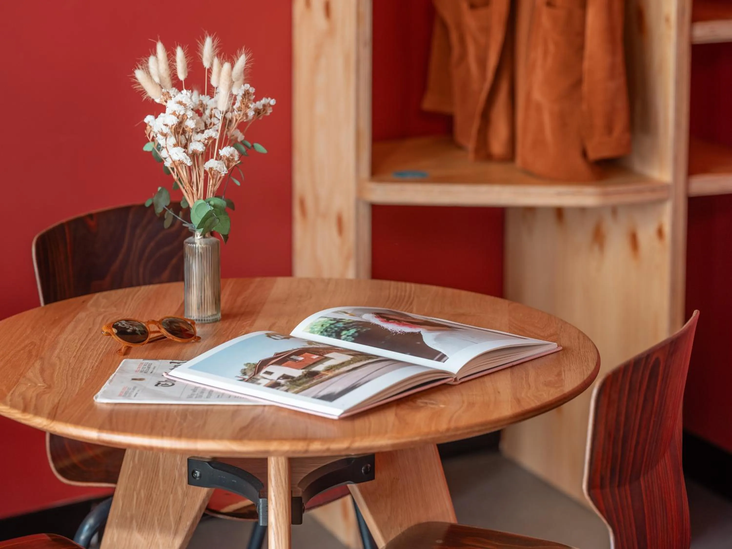 Decorative detail in Eklo Hotels Paris Roissy CDG Airport