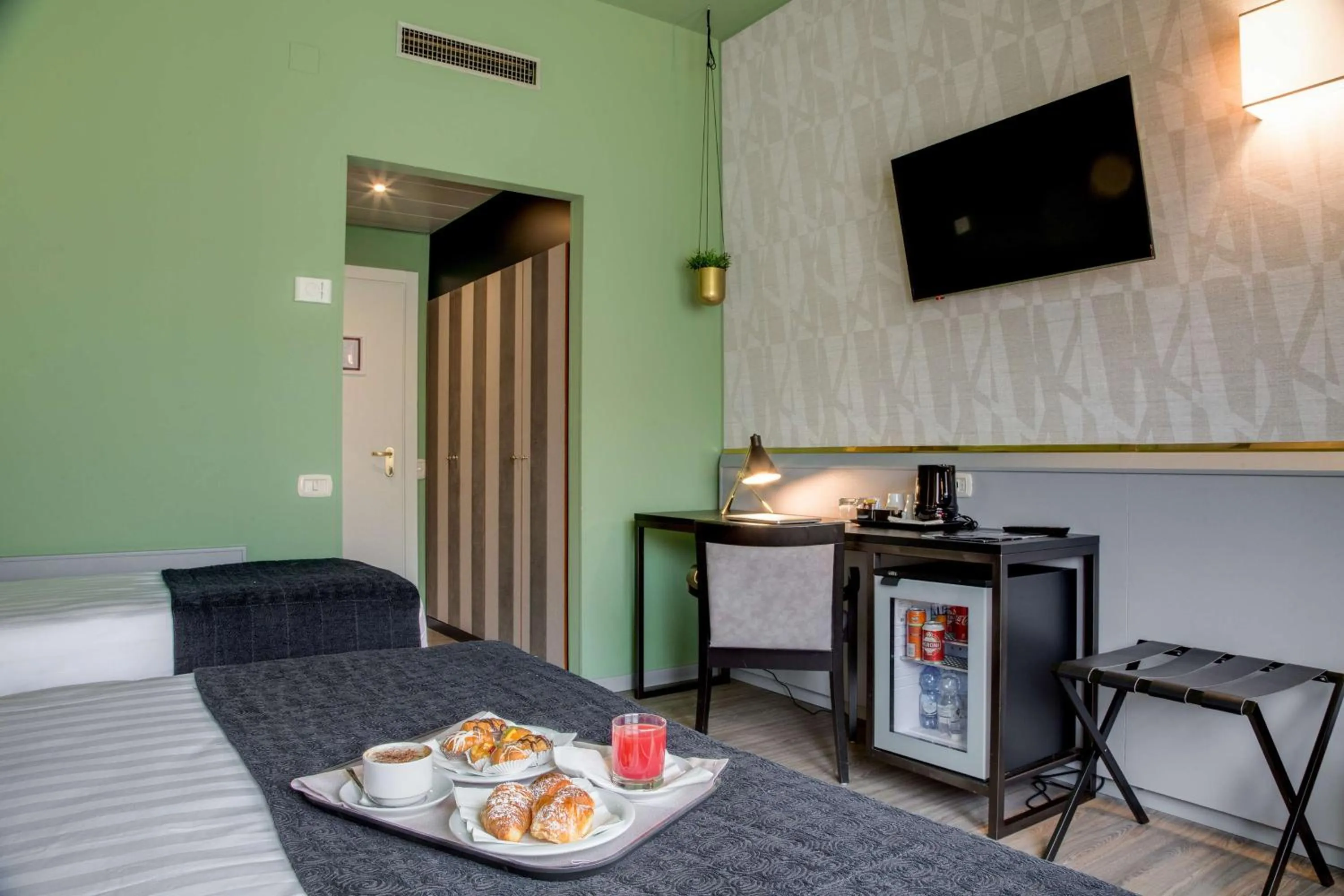 Photo of the whole room, Bed in Best Western Plus CHC Florence