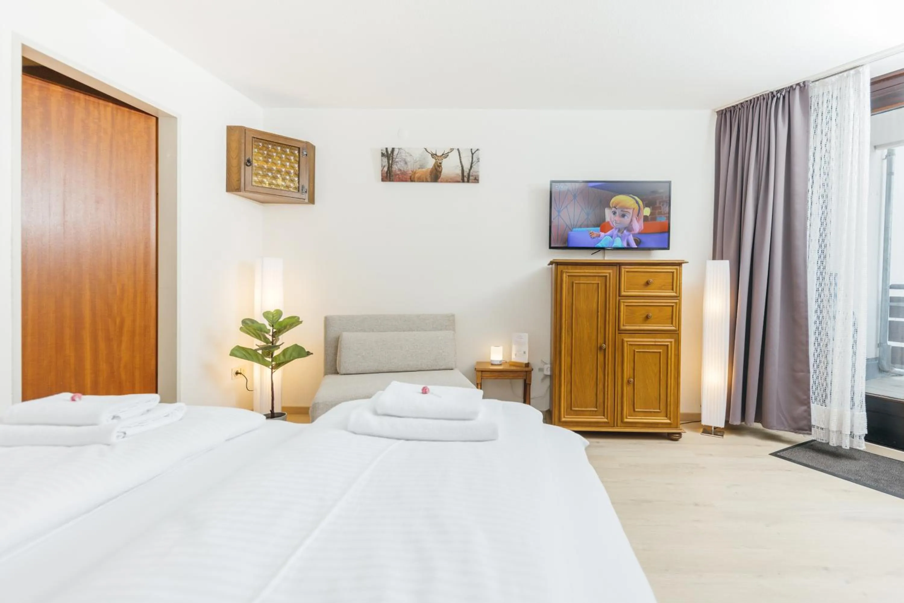 Photo of the whole room in Rosenalm Scheidegg