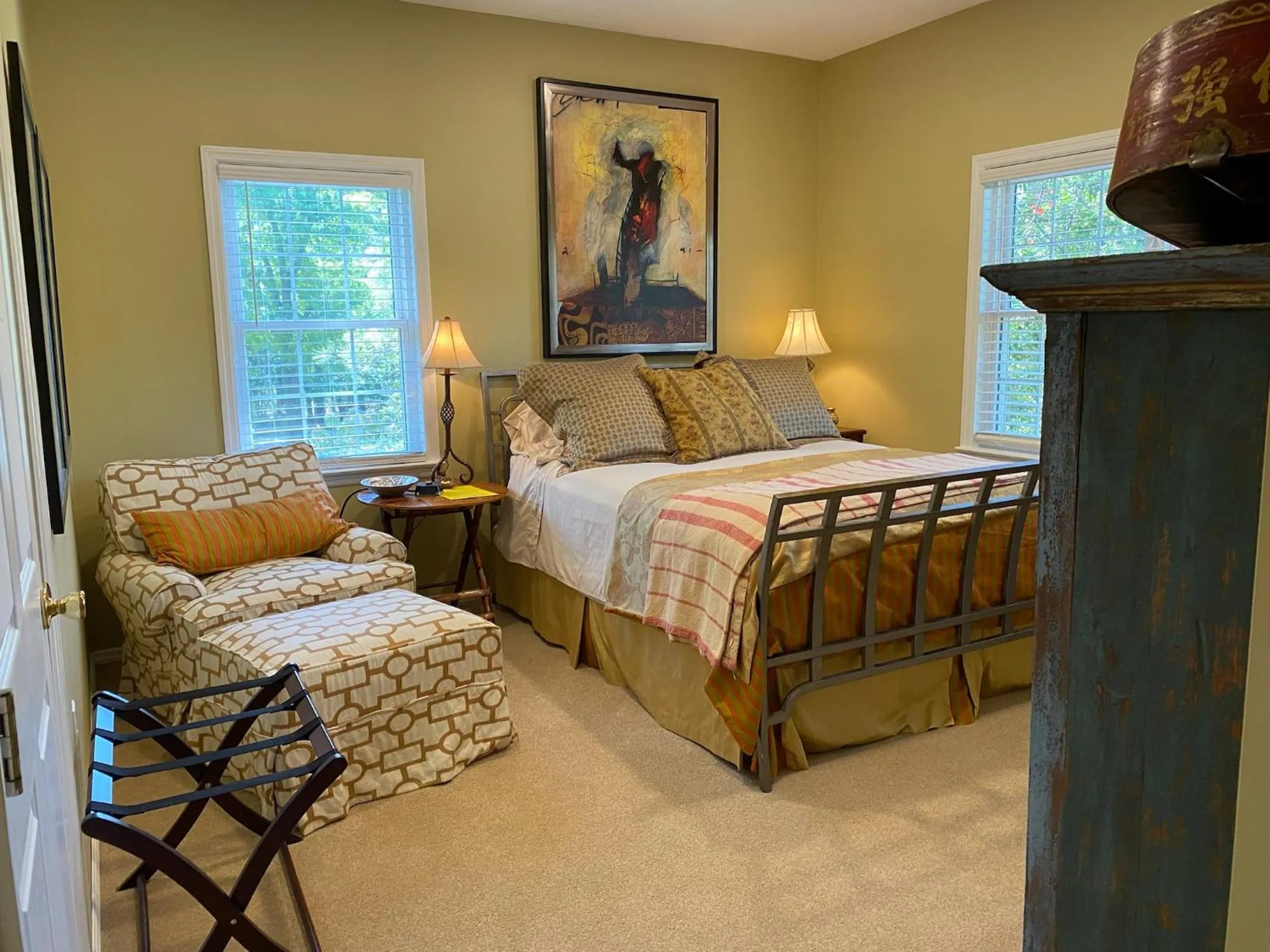 Bed in The Birdnest Inn