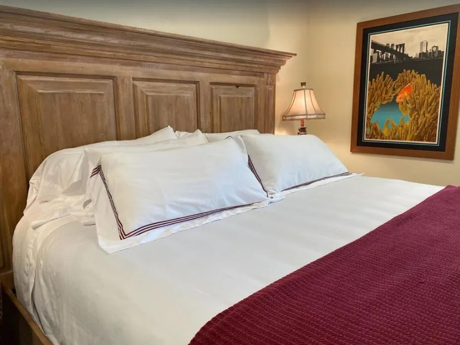 Bed in The Birdnest Inn