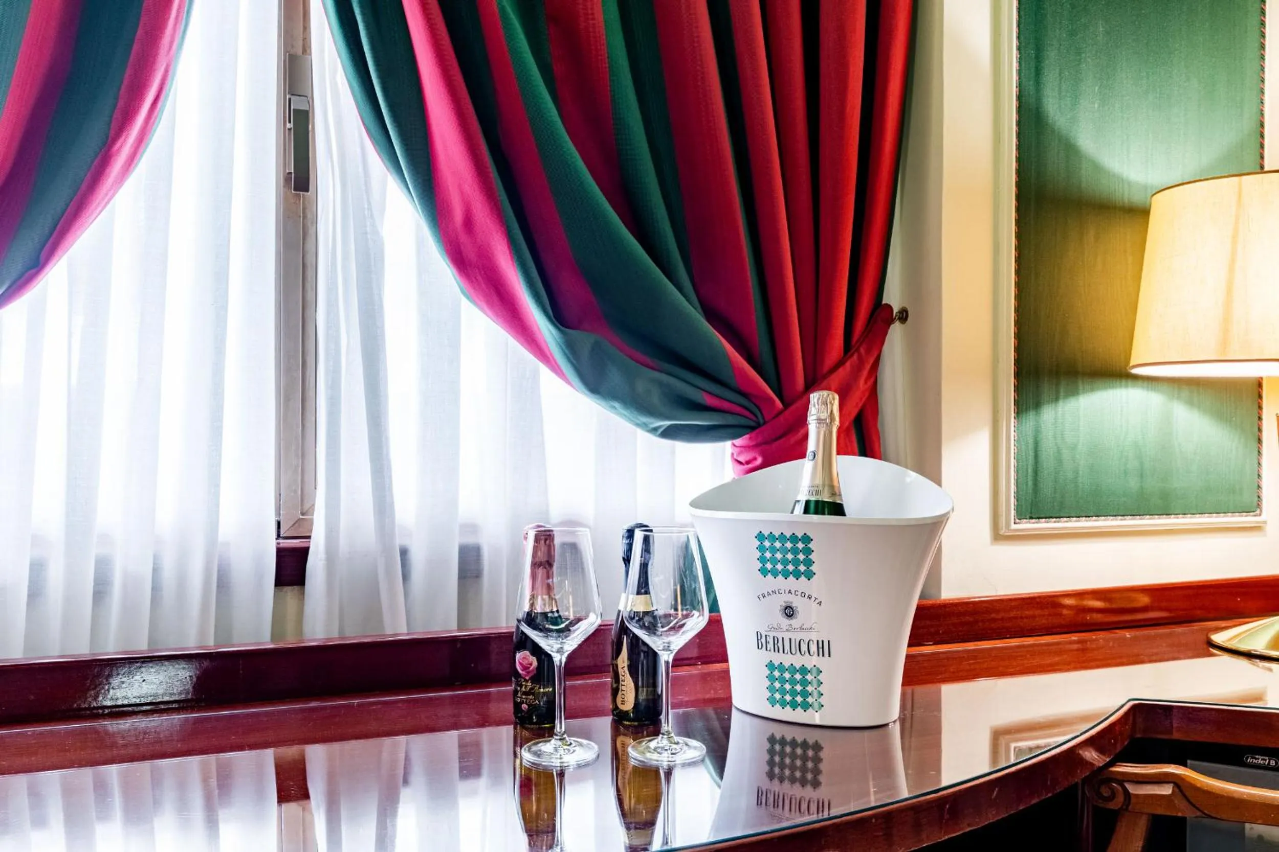 Photo of the whole room in Hotel Motel Miami