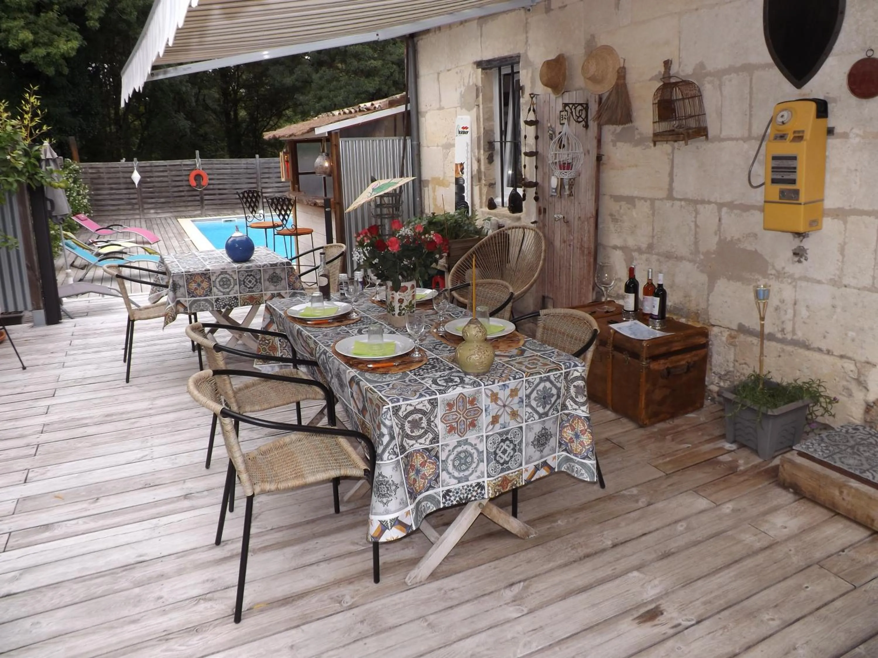 Patio in La Girondine