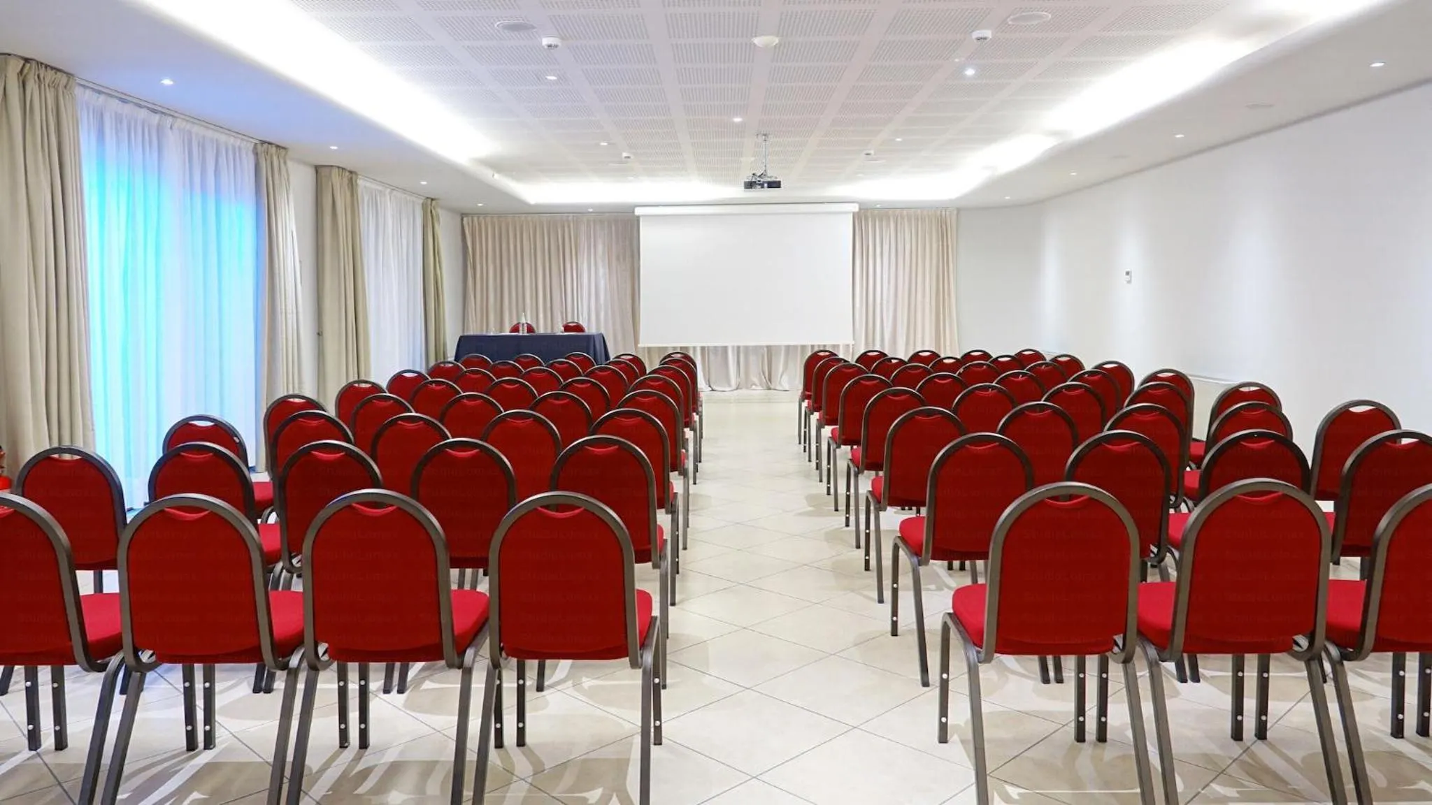 Meeting/conference room in Splendido Bay Luxury Spa Resort