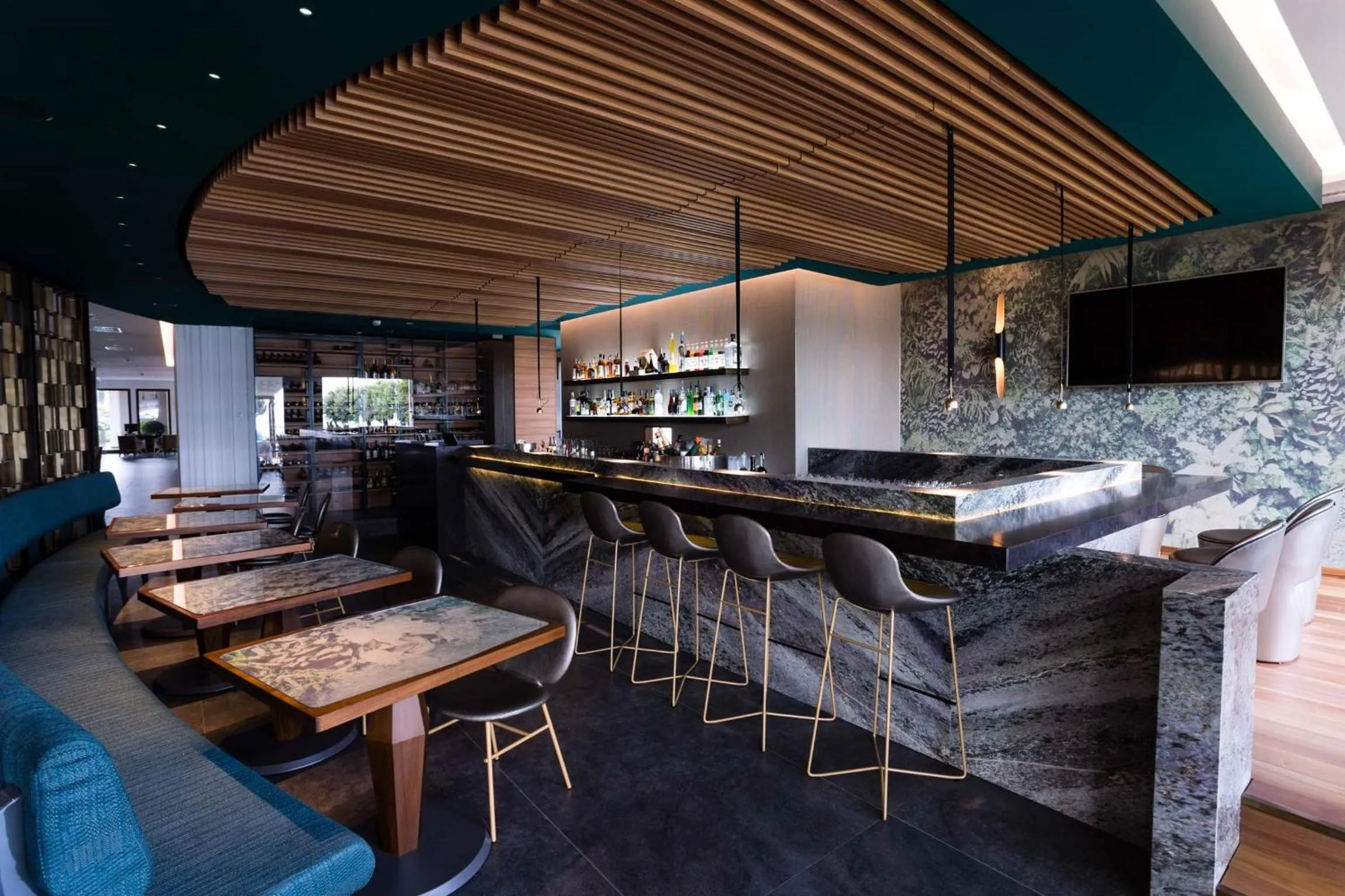 Lounge or bar in Splendido Bay Luxury Spa Resort