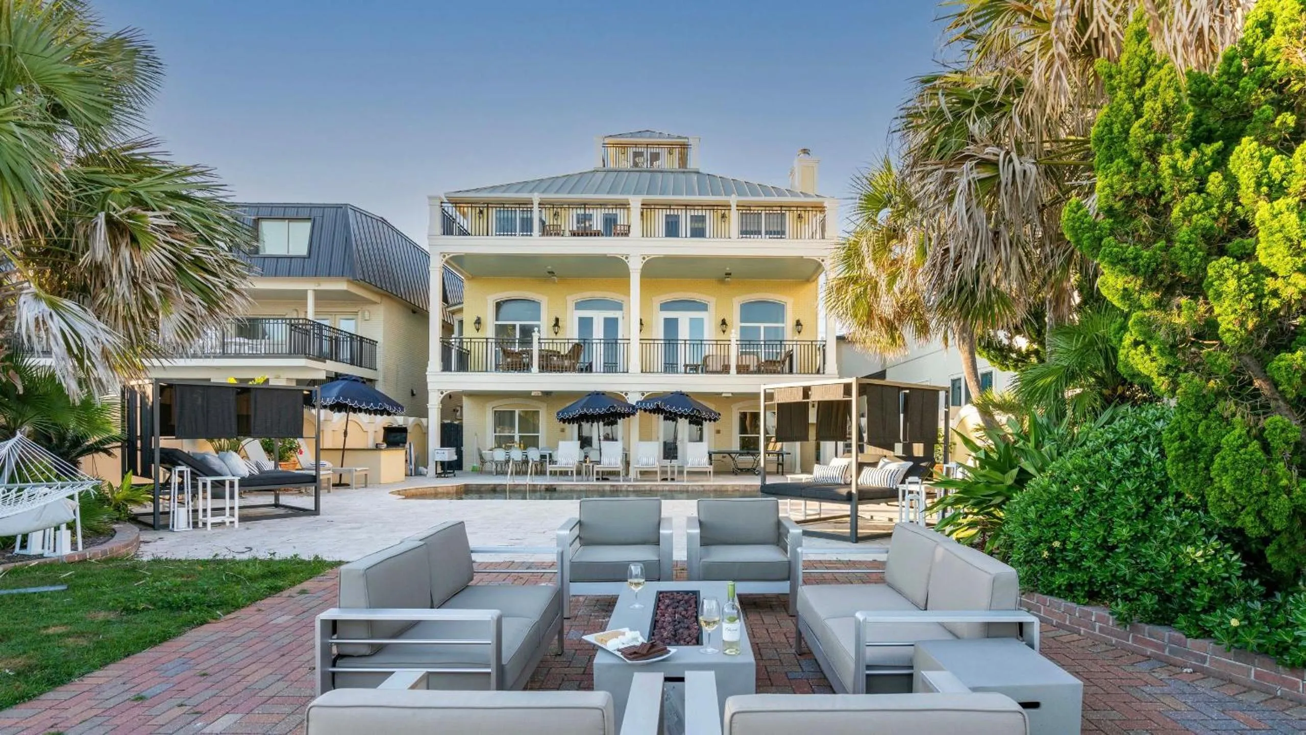 Promenade by AvantStay Beach Front Mansion w Breathtaking Views Pool