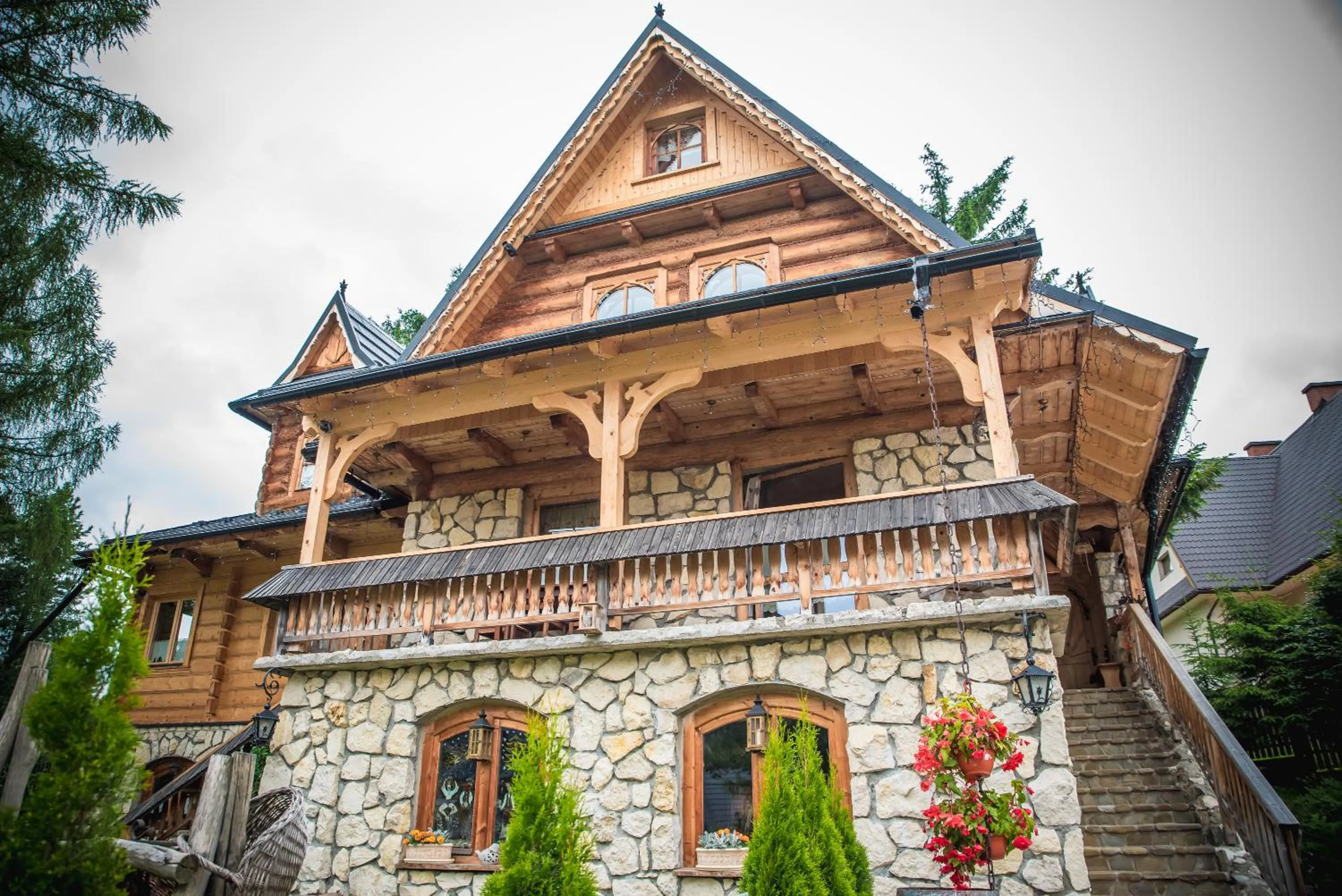 Facade/entrance in Rezydencja Sąsiadów Zakopanego