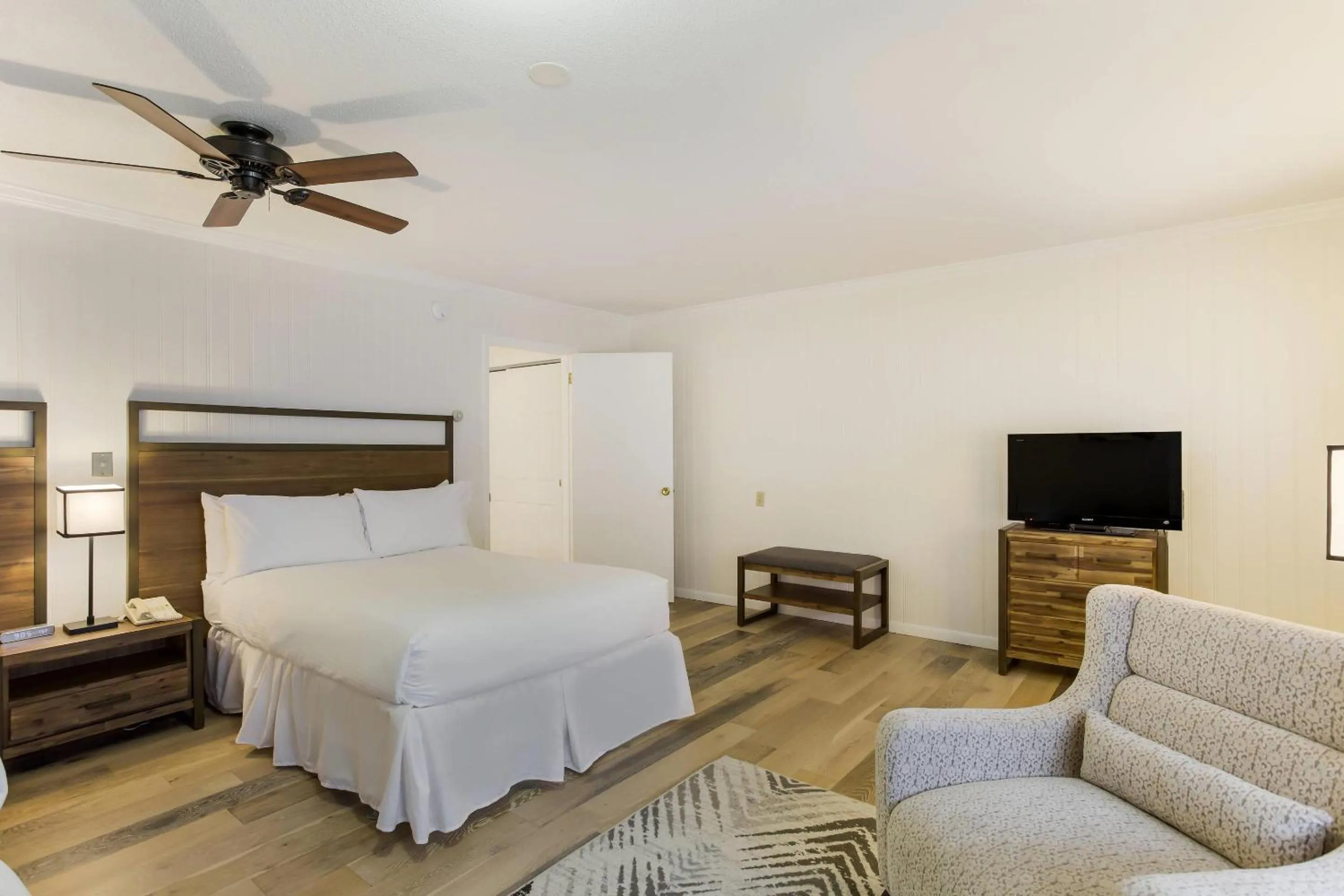 Bedroom, Bed in The Palmer House Resort, an Ascend Collection Hotel