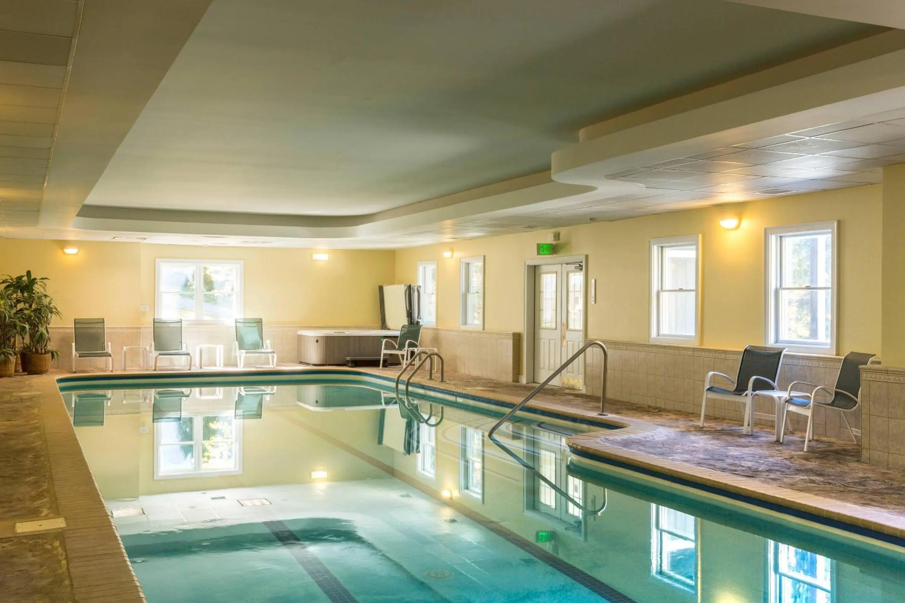 Swimming pool in The Palmer House Resort, an Ascend Collection Hotel
