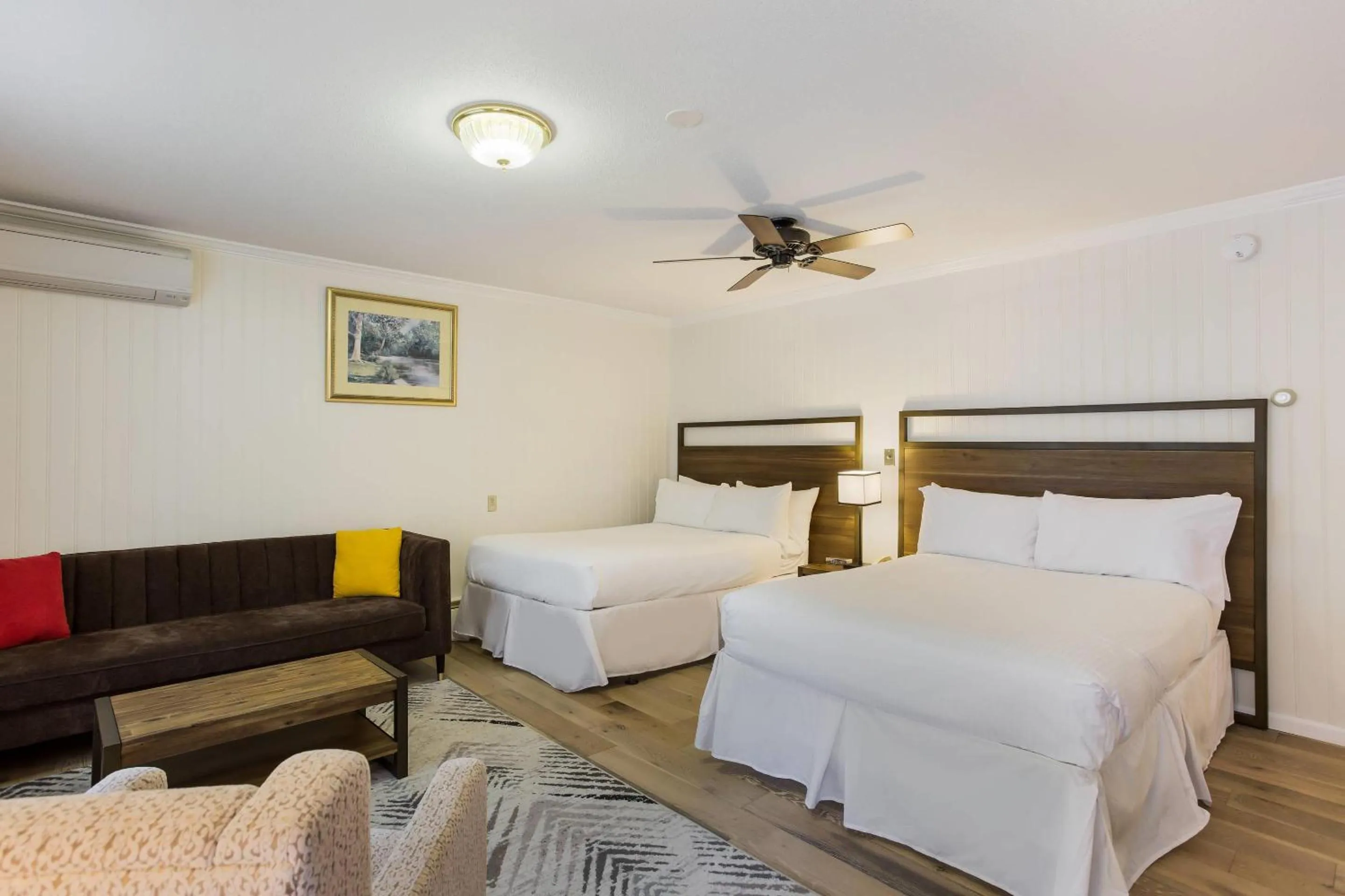 Bedroom, Bed in The Palmer House Resort, an Ascend Collection Hotel