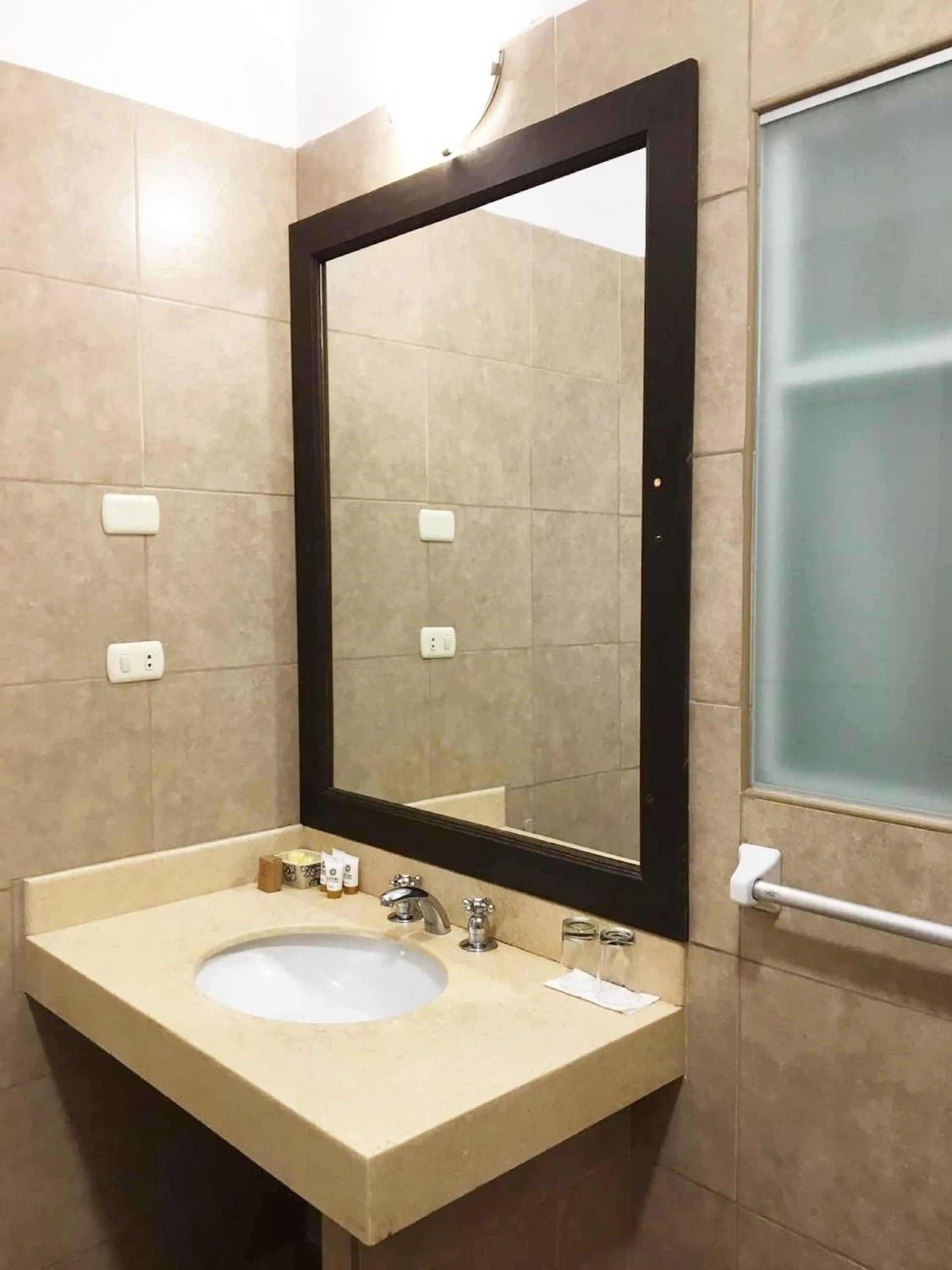 Bathroom in Katari at Plaza de Armas Cusco