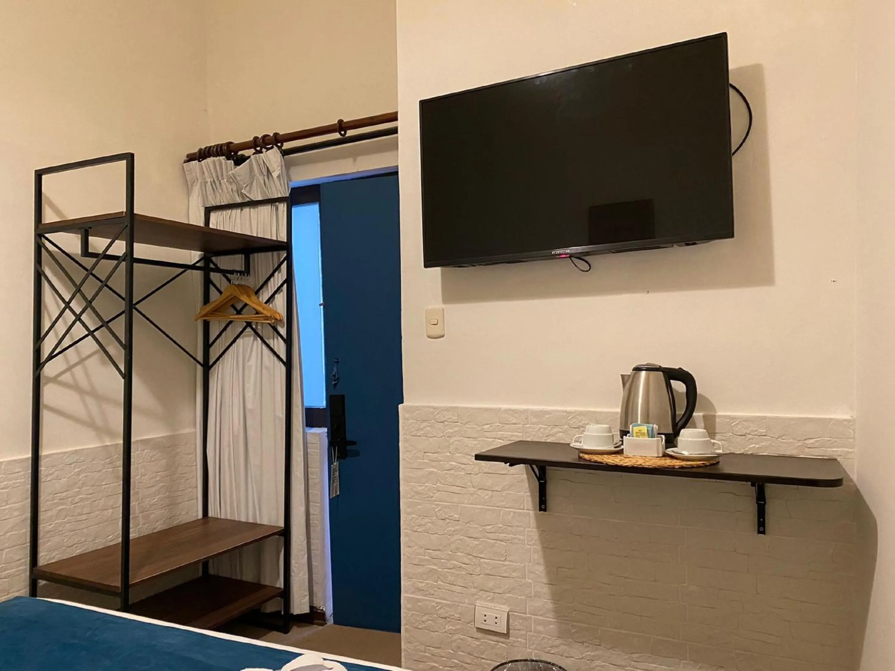 TV and multimedia in Katari at Plaza de Armas Cusco