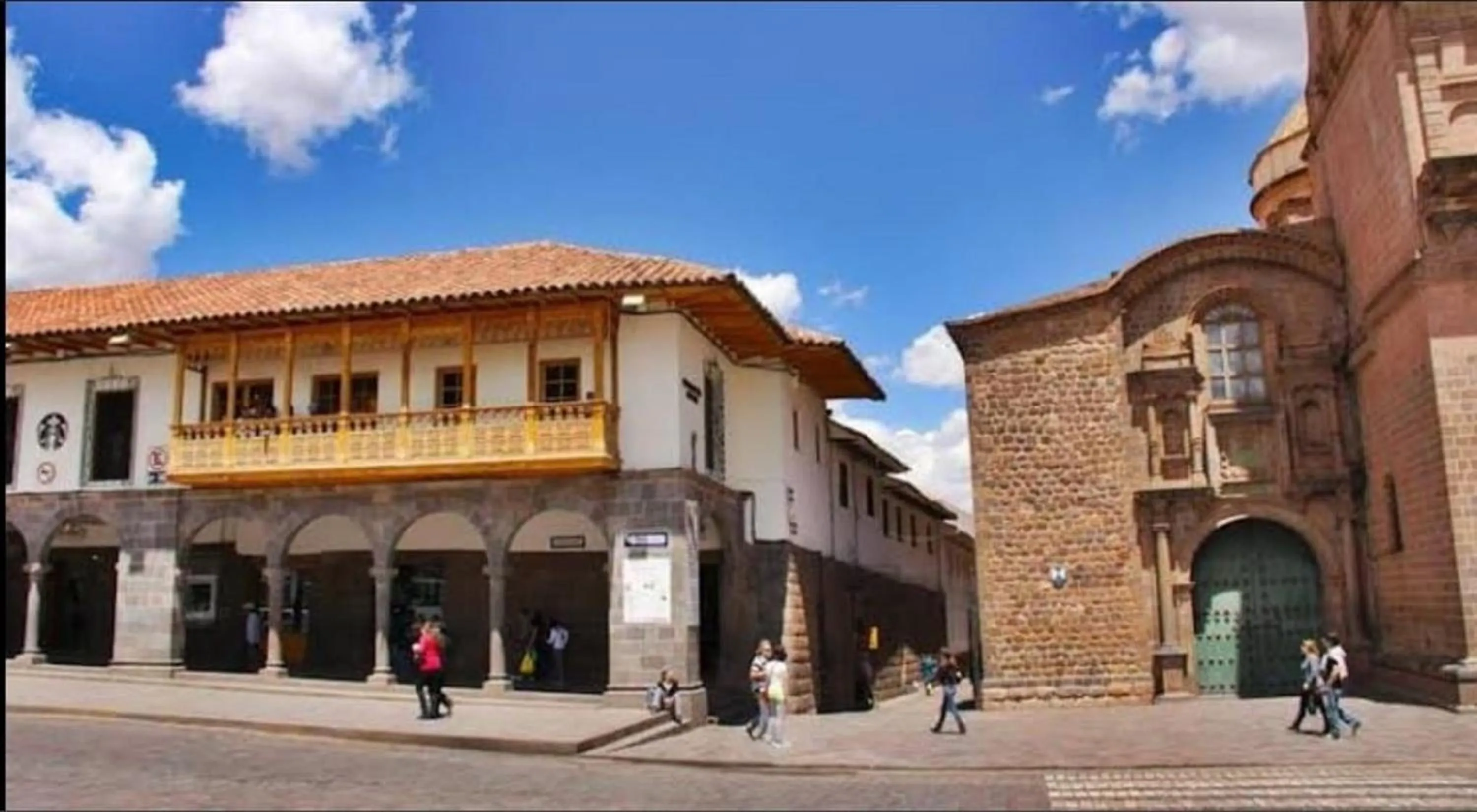 Property building in Katari at Plaza de Armas Cusco