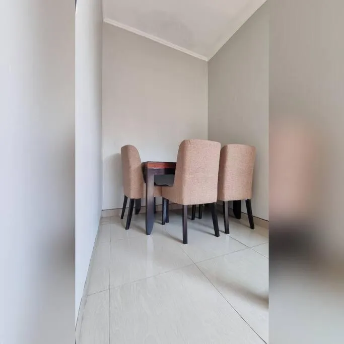 Dining area in Oemah Wisata RinginSari -Full House, 5 Bed Rooms-