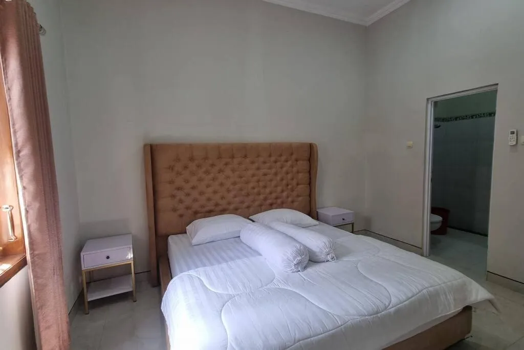 Bed in Oemah Wisata RinginSari -Full House, 5 Bed Rooms-