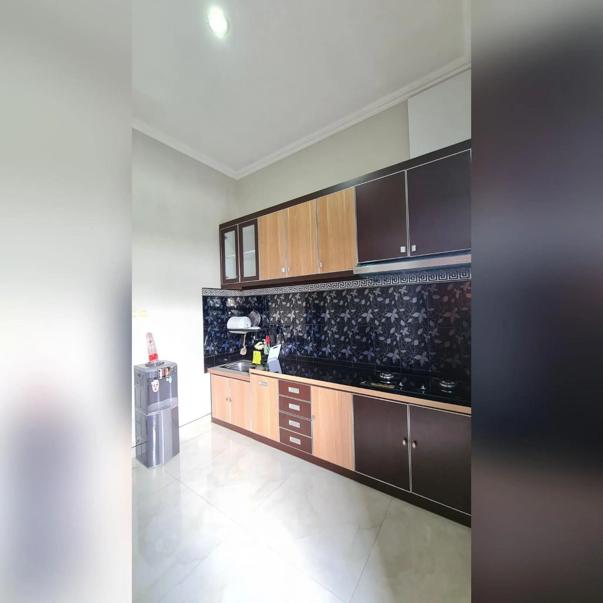 Kitchen or kitchenette in Oemah Wisata RinginSari -Full House, 5 Bed Rooms-