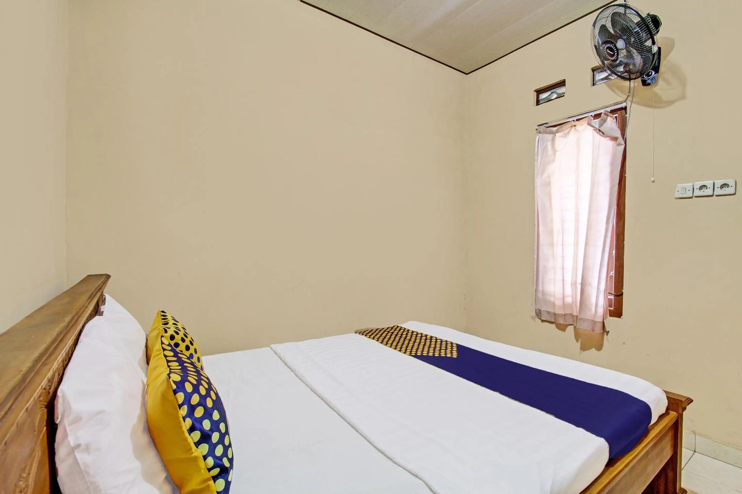 Bedroom, Bed in Hotel O Timoti Guest House