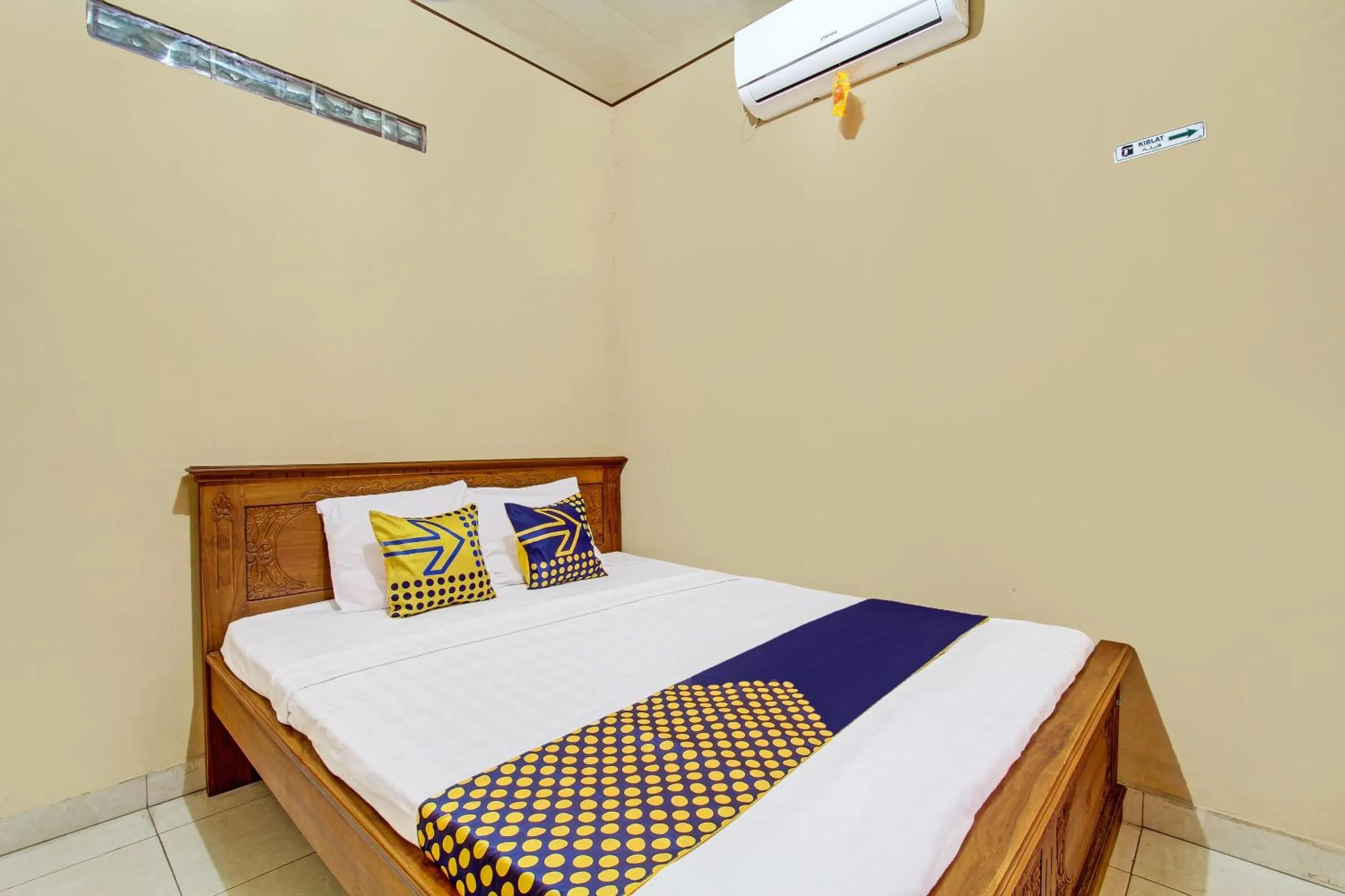 Bedroom, Bed in Hotel O Timoti Guest House