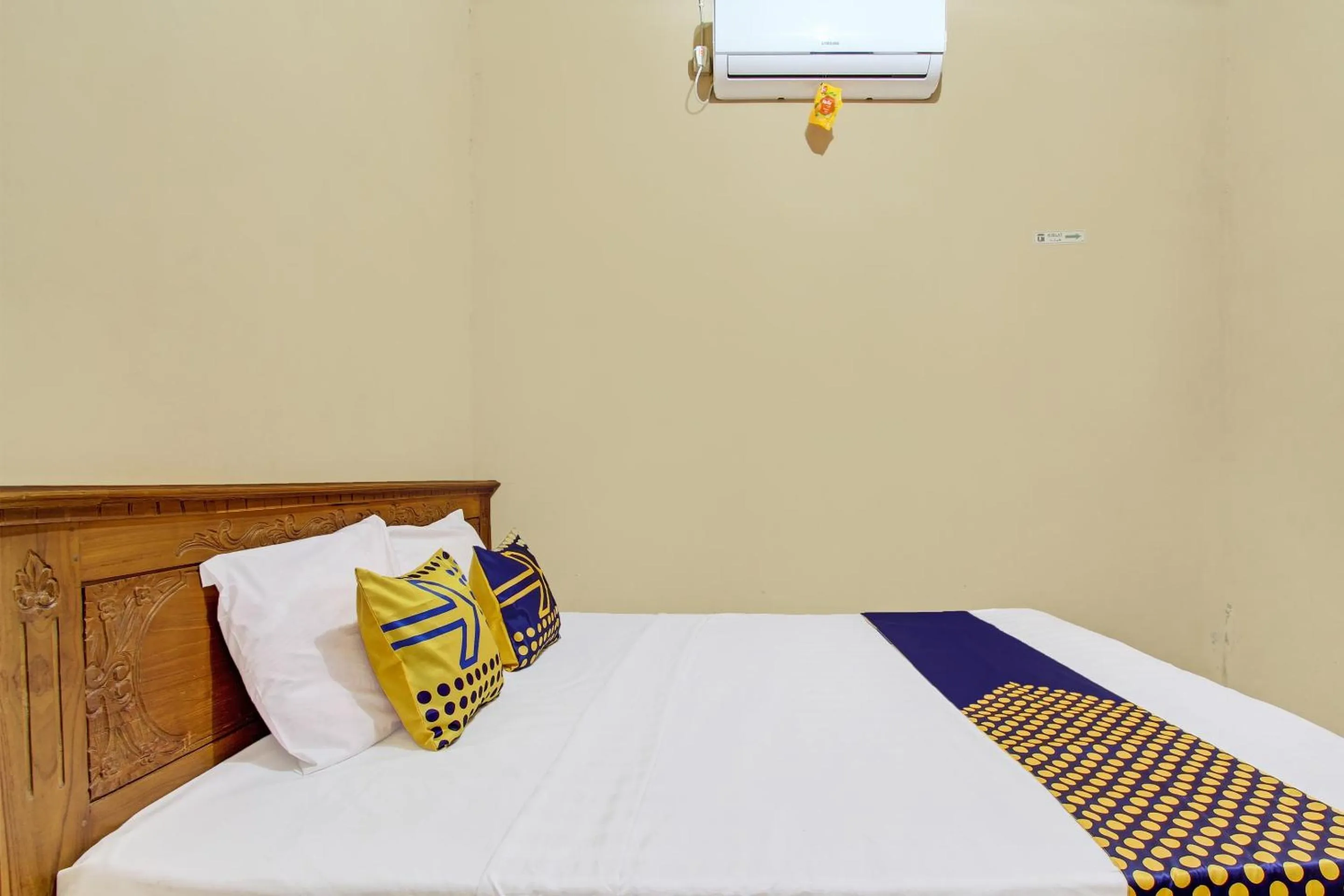 Bedroom, Bed in Hotel O Timoti Guest House