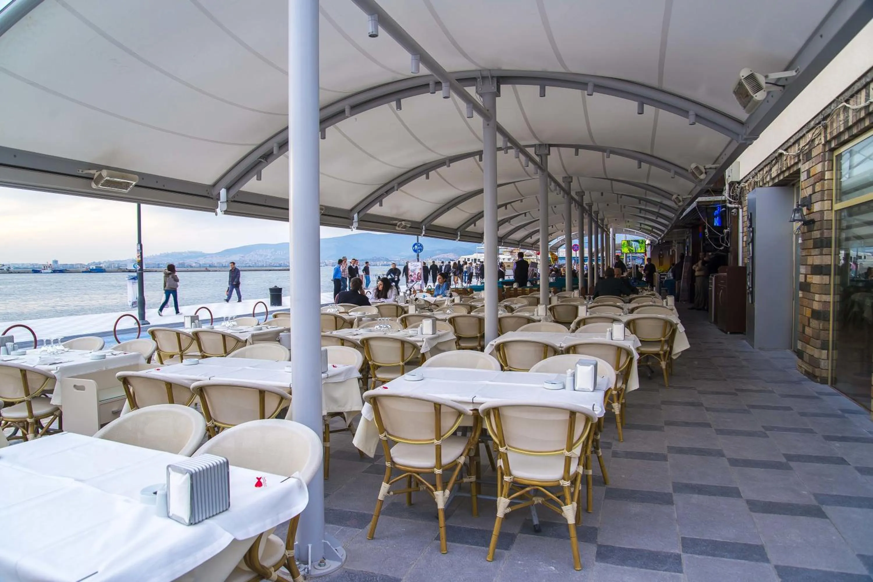 Restaurant/places to eat in Kilim Hotel Izmir