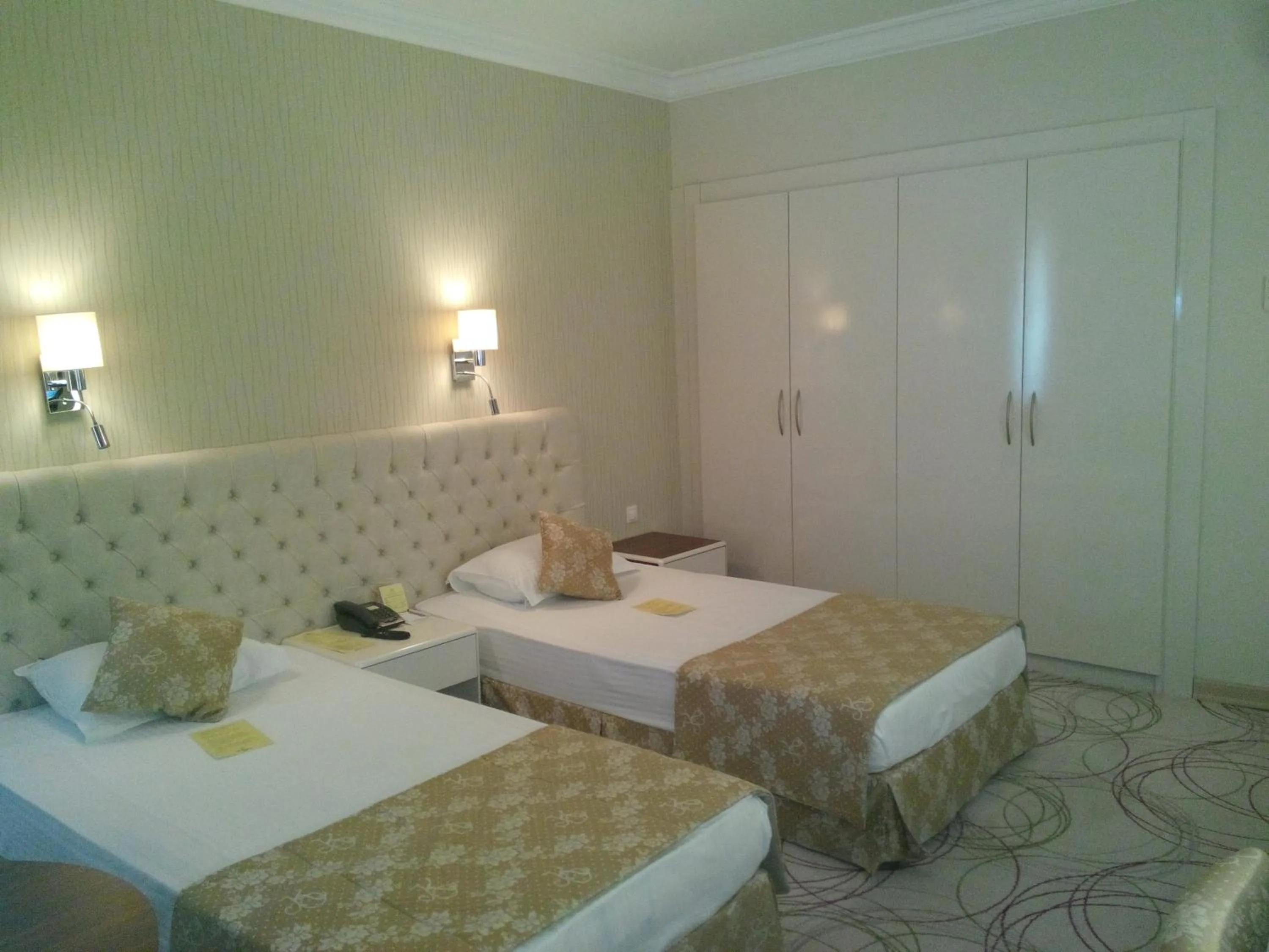 Photo of the whole room in Kilim Hotel Izmir