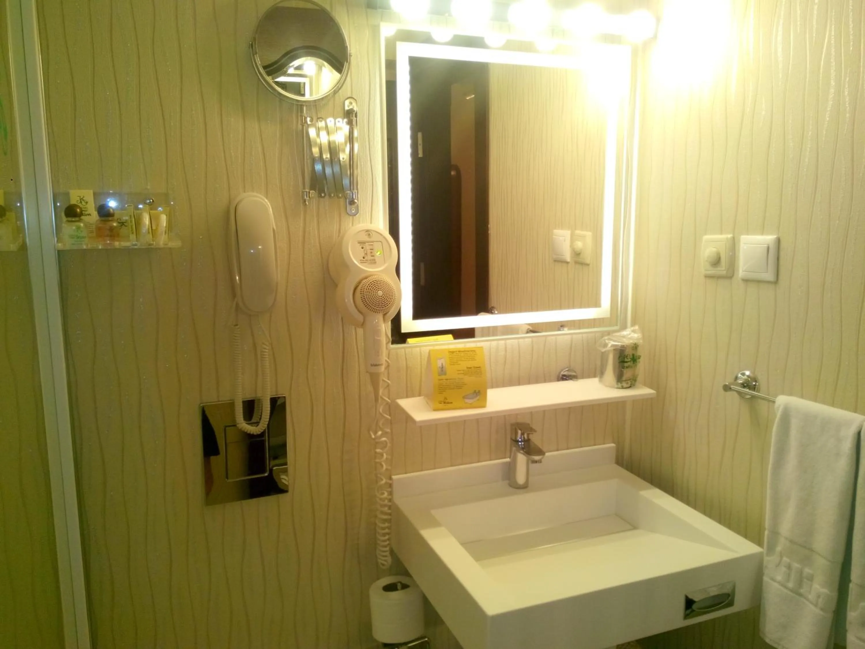 Bathroom in Kilim Hotel Izmir