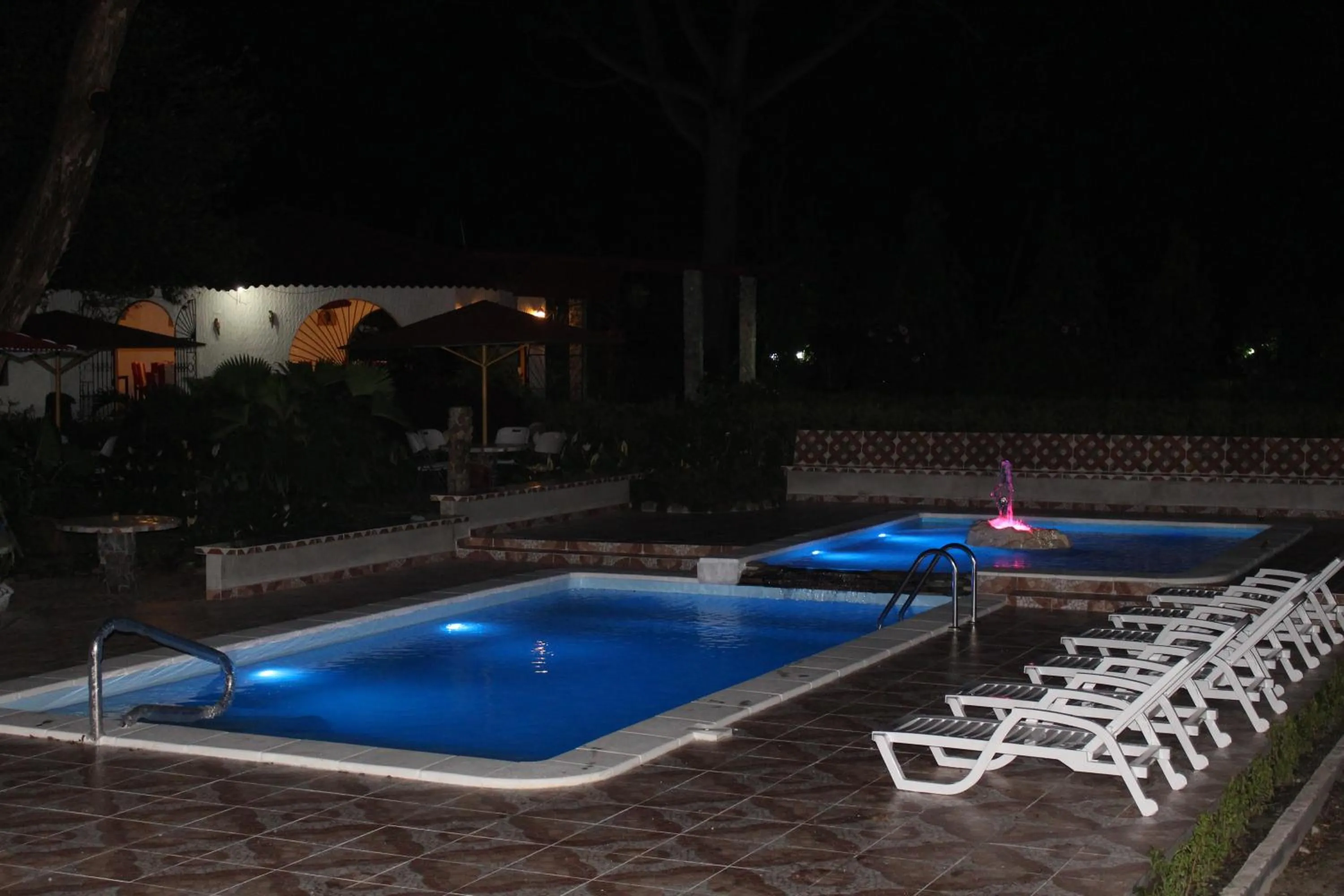 Swimming pool in Hotel Valle Verde