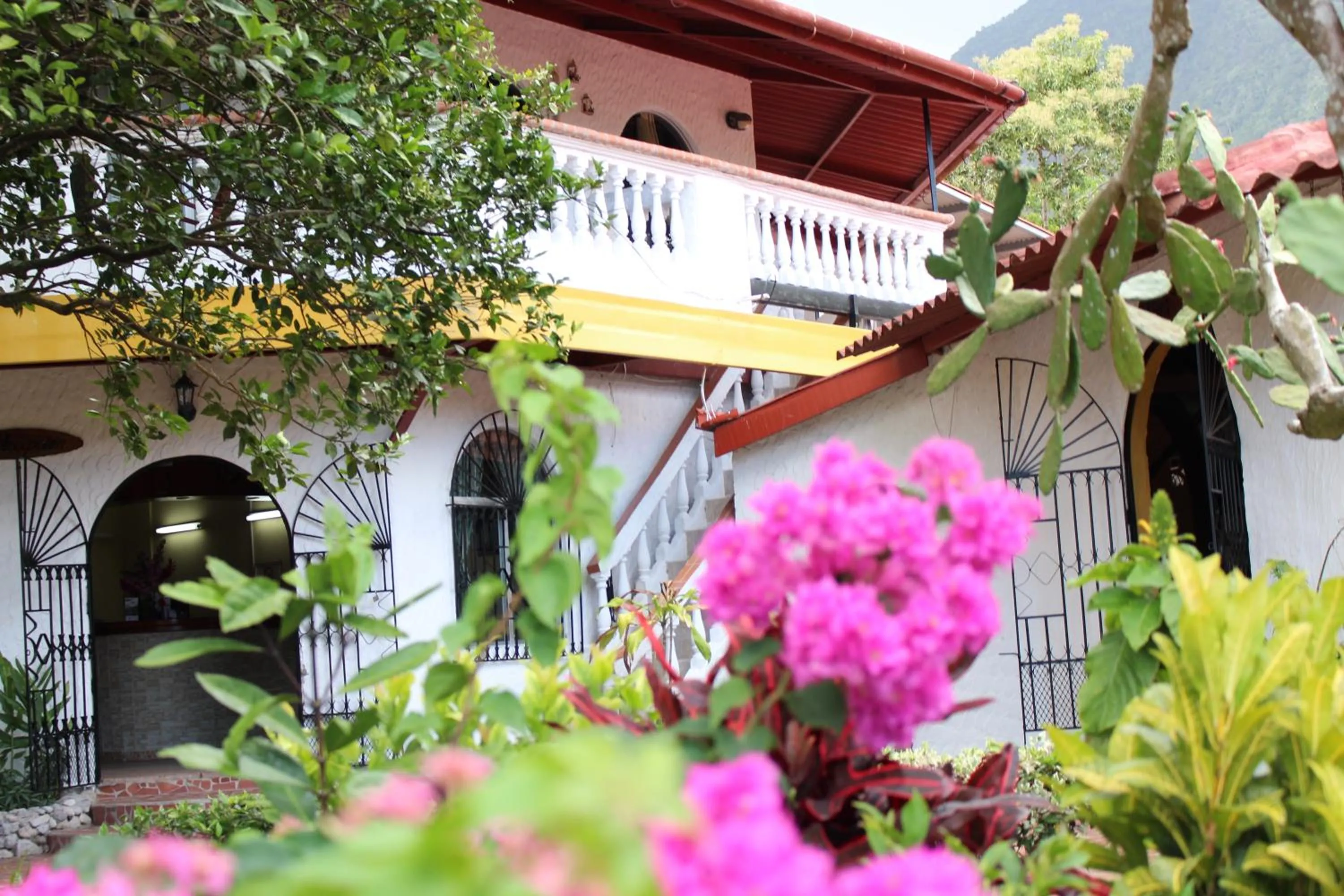 Facade/entrance in Hotel Valle Verde