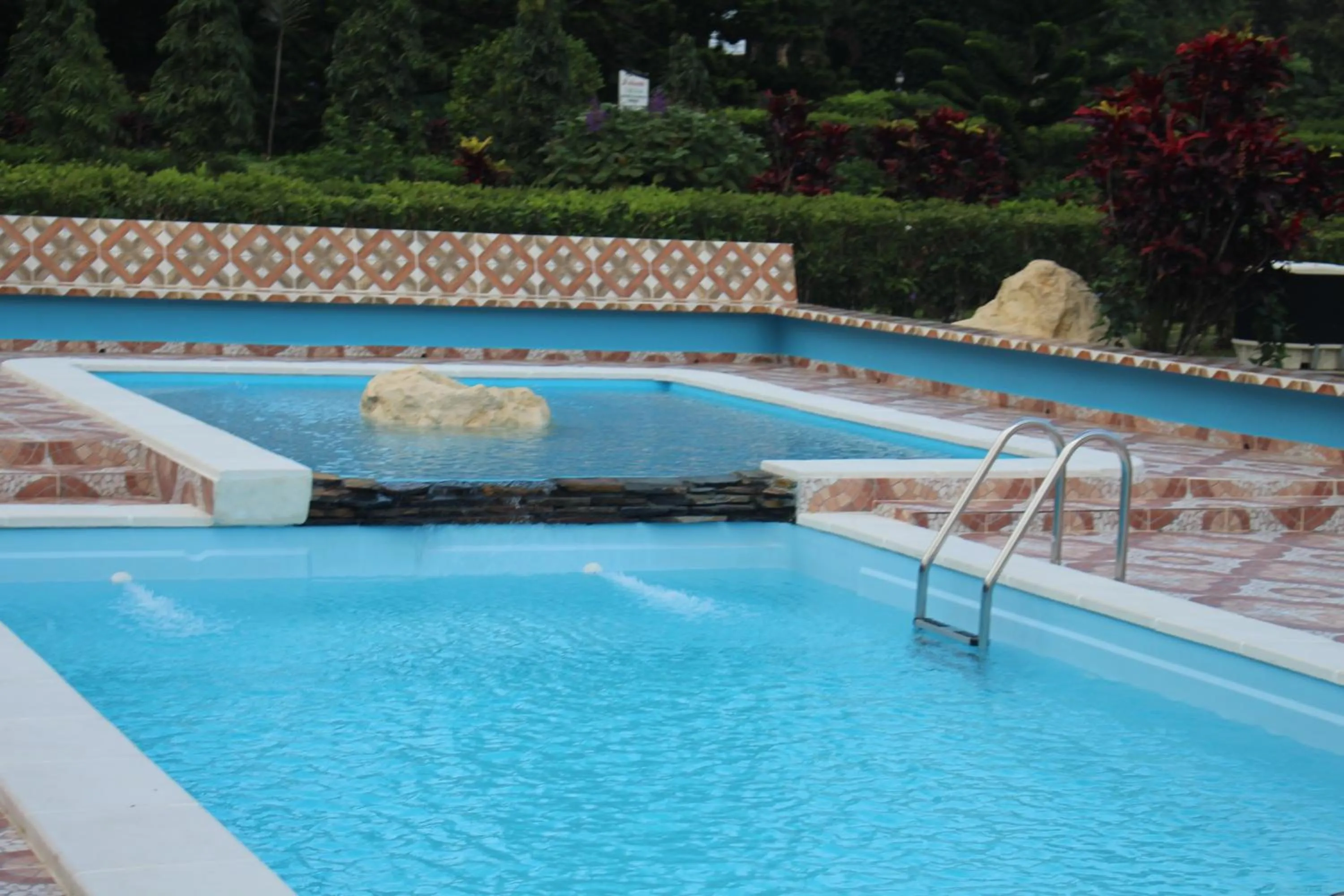 Swimming pool in Hotel Valle Verde